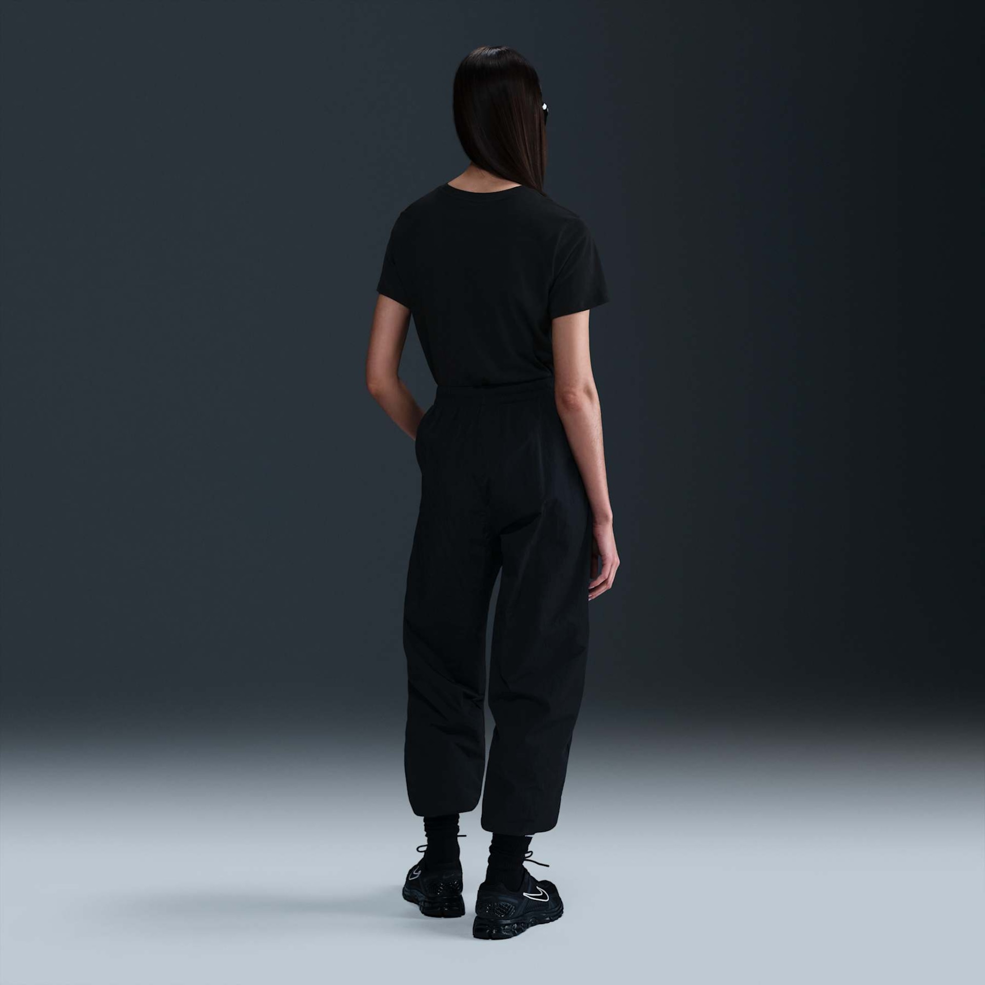 Camiseta Nike Sportswear Club Feminina - Foto 5