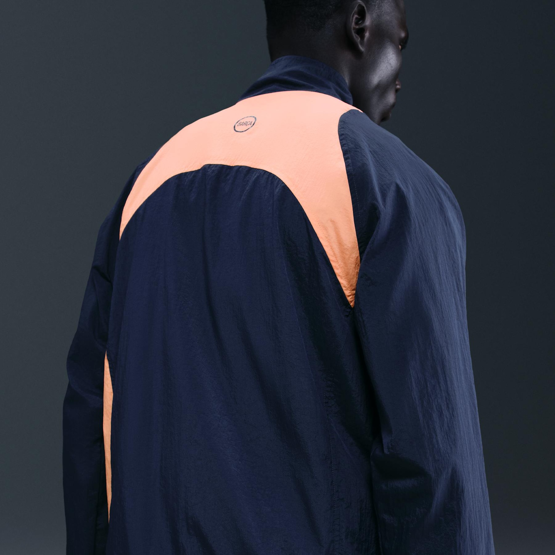 Jaqueta Barcelona Nike Total 90 Masculina - Foto 2