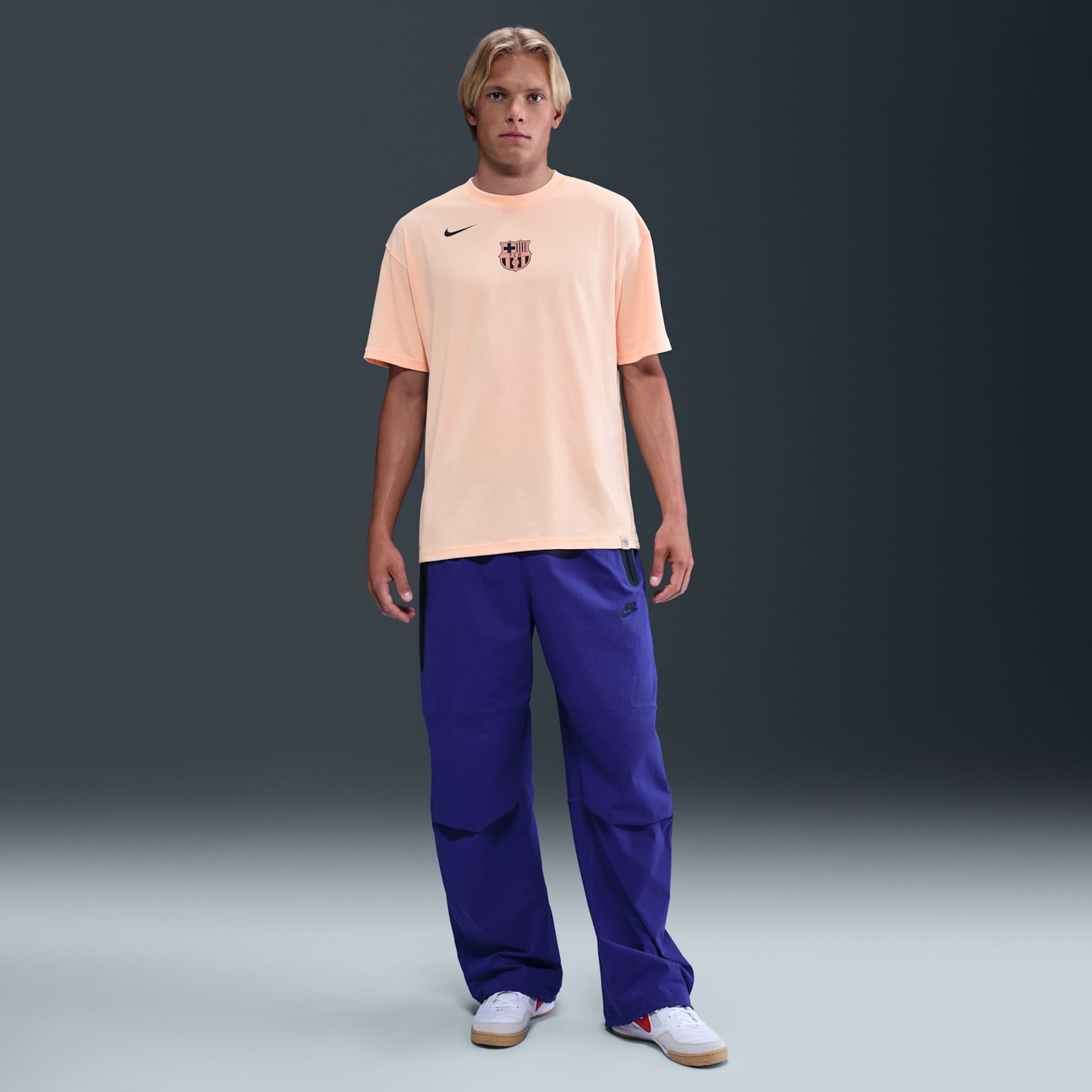 Camiseta Barcelona Nike Total 90 Masculina - Foto 4