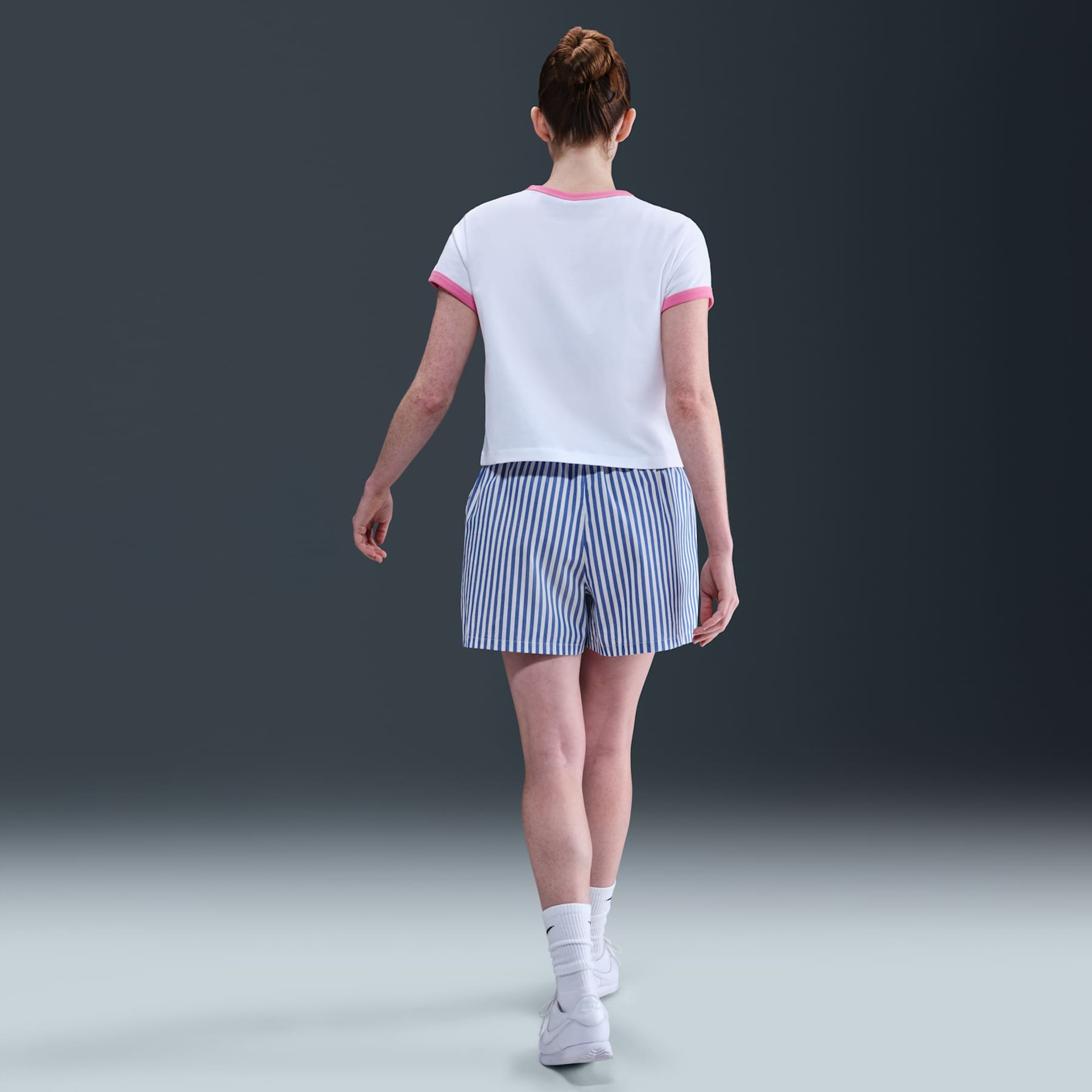 Camiseta Nike Sportswear Vintage Run Feminina - Foto 5