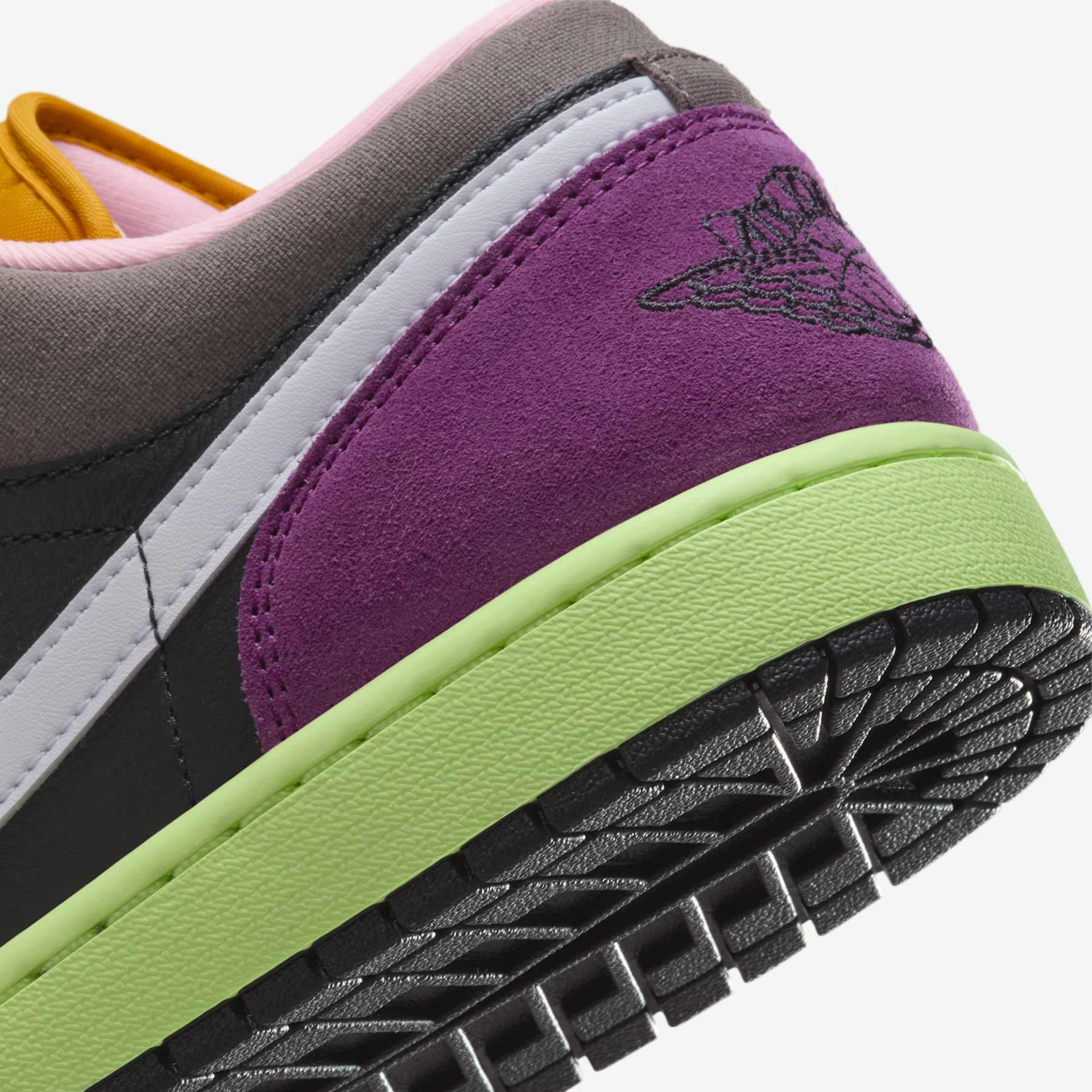 Tênis Nike Air Jordan 1 Low SE - Foto 8