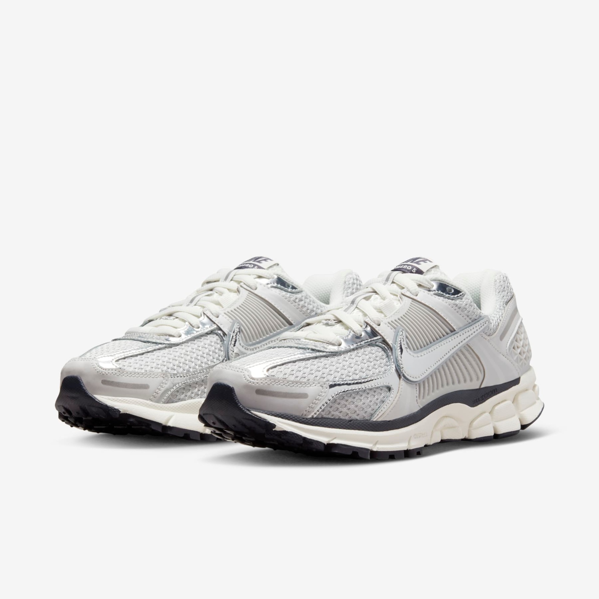 Tênis Nike Zoom Vomero 5 Feminino - Foto 5