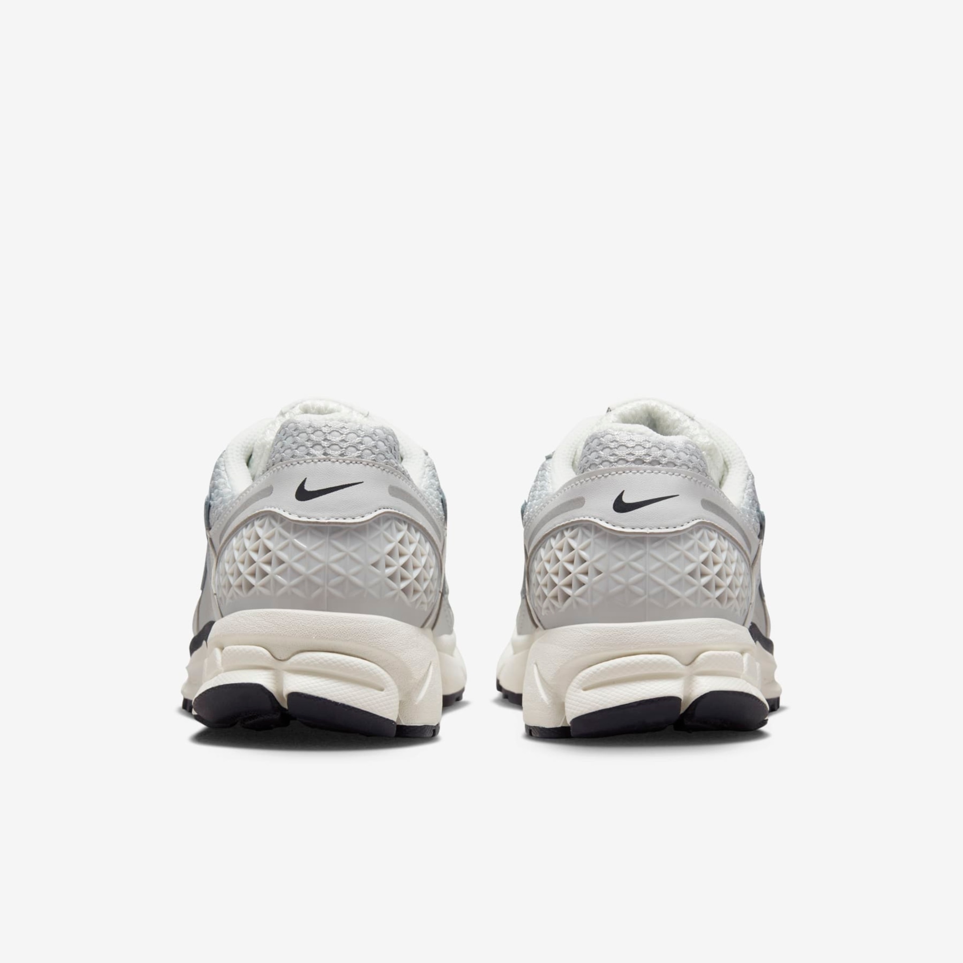 Tênis Nike Zoom Vomero 5 Feminino - Foto 6