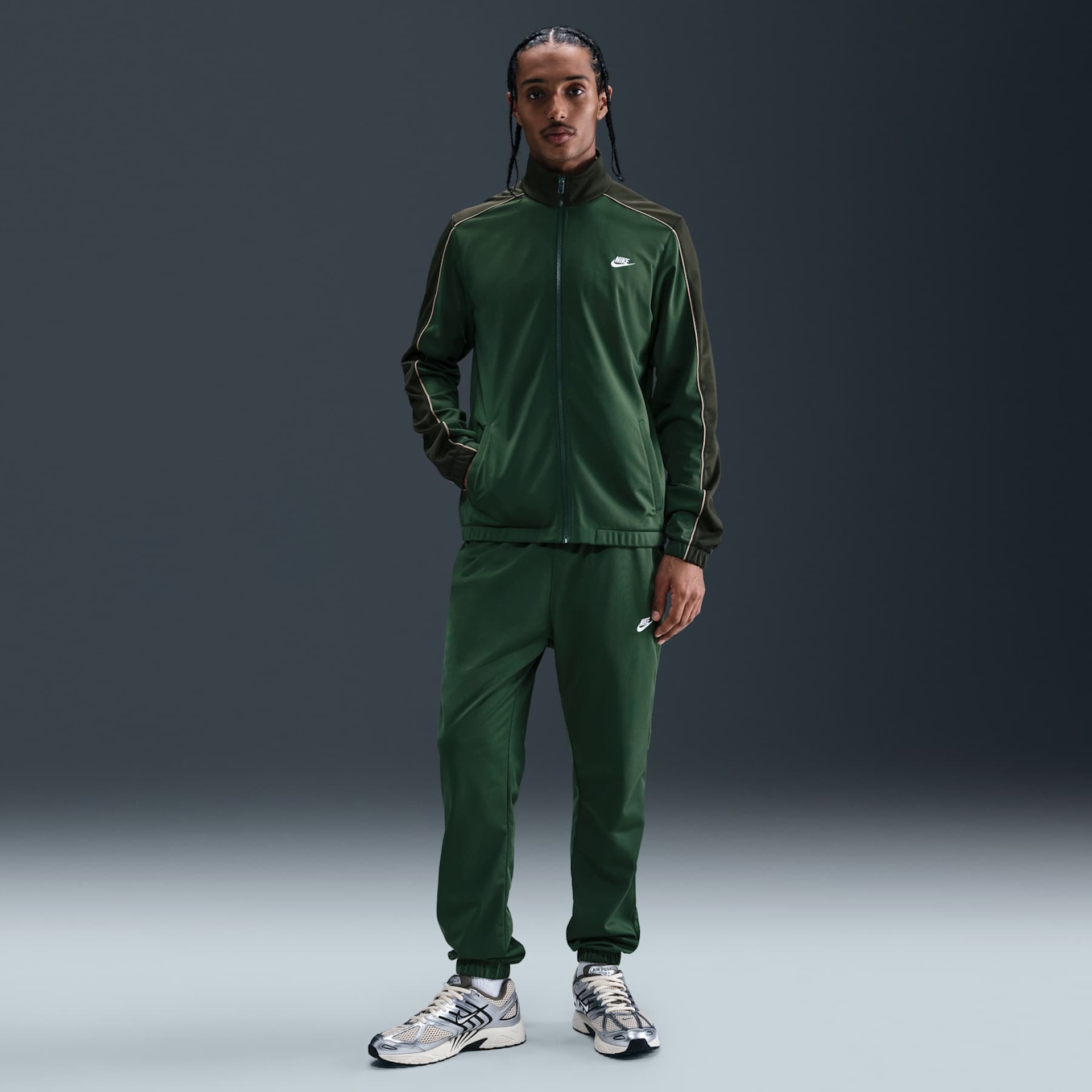 Agasalho Nike Club Masculino - Foto 1