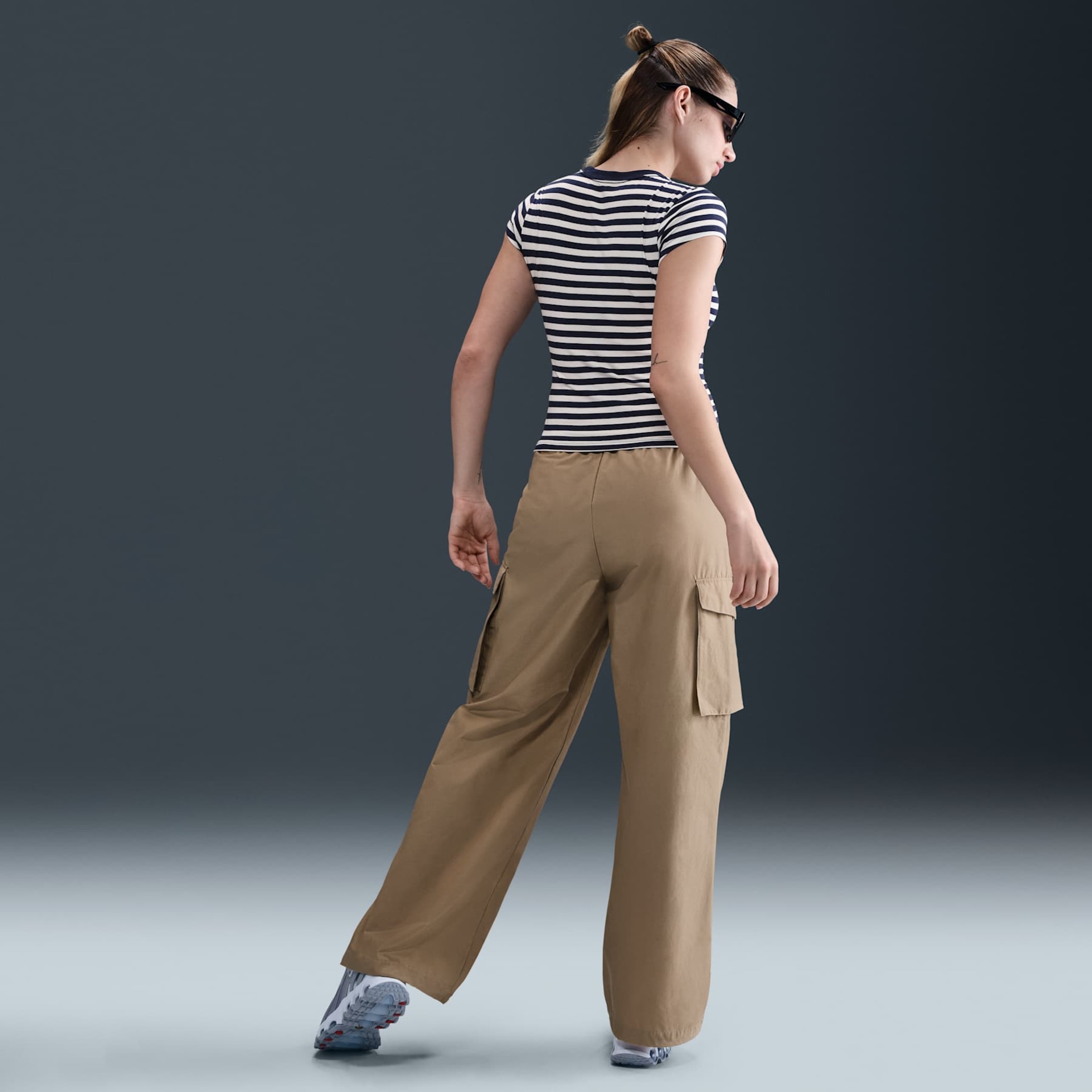 Camiseta Nike Sportswear Baby Look Feminina - Foto 5