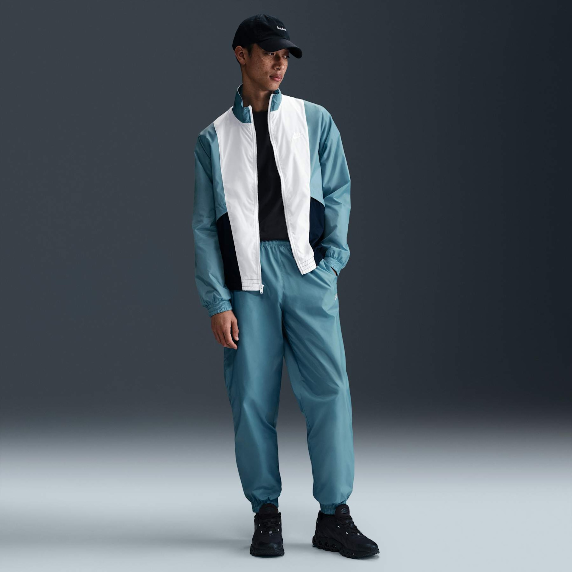 Agasalho Nike Club Woven Masculino - Foto 1