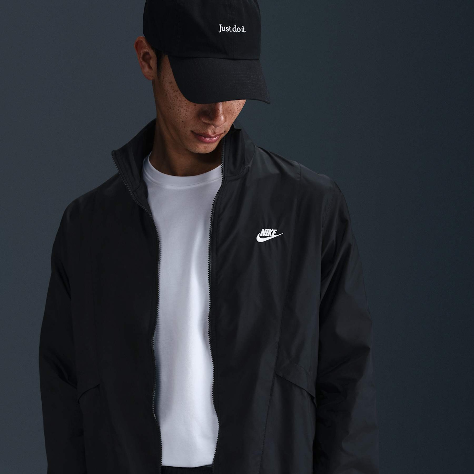 Agasalho Nike Club Woven Masculino - Foto 2