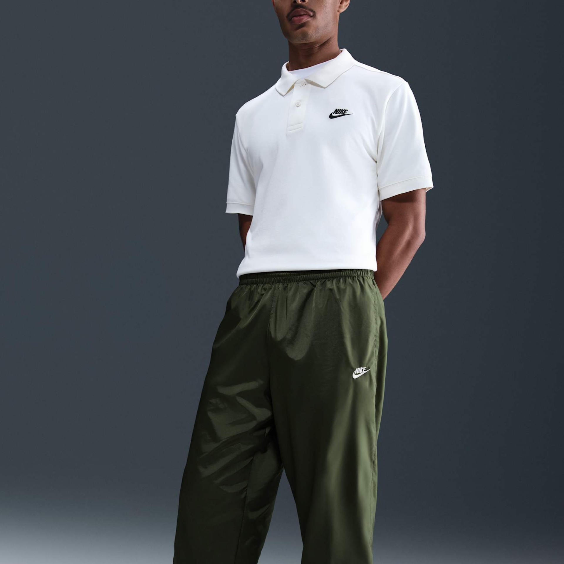 Agasalho Nike Club Woven Masculino - Foto 4