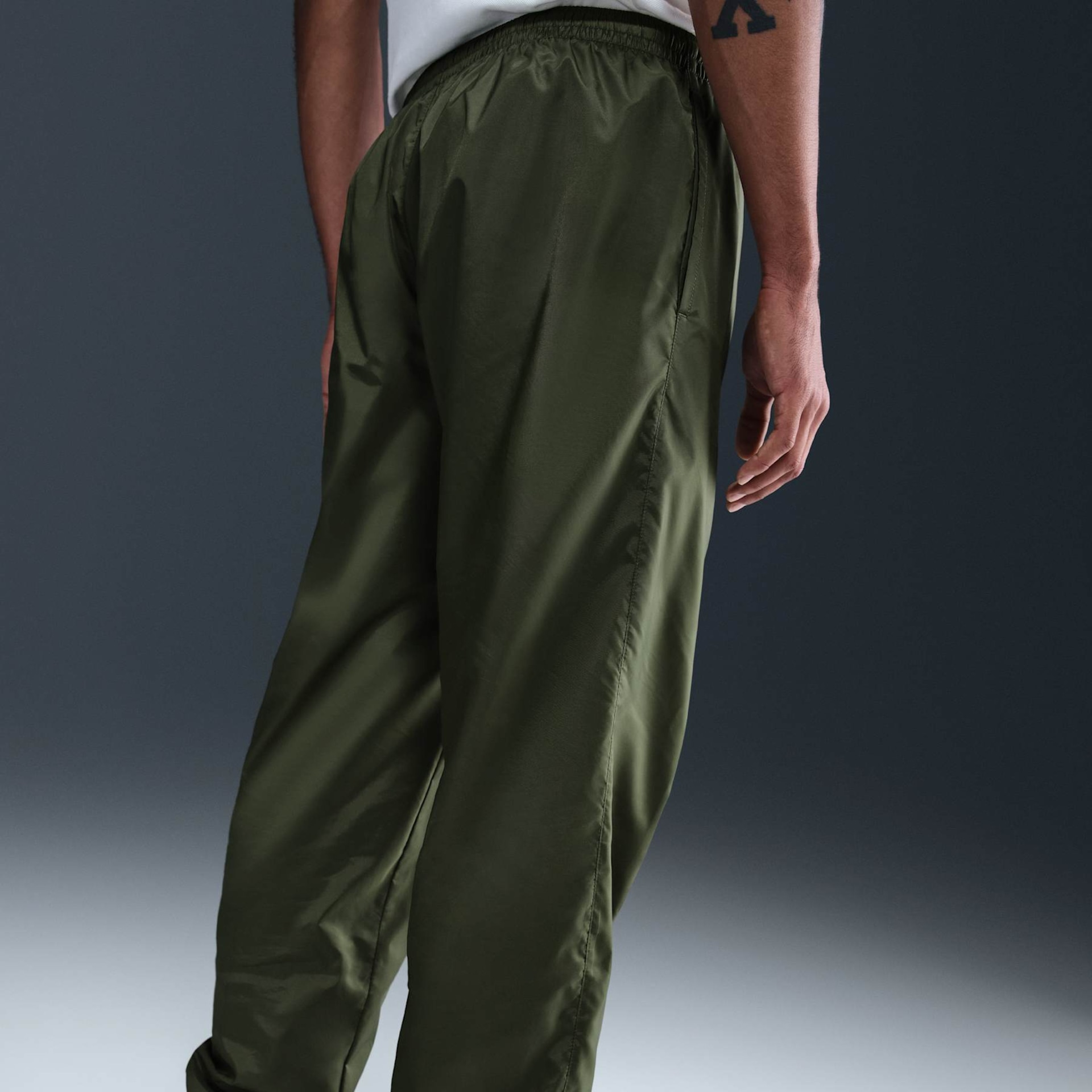 Agasalho Nike Club Woven Masculino - Foto 7