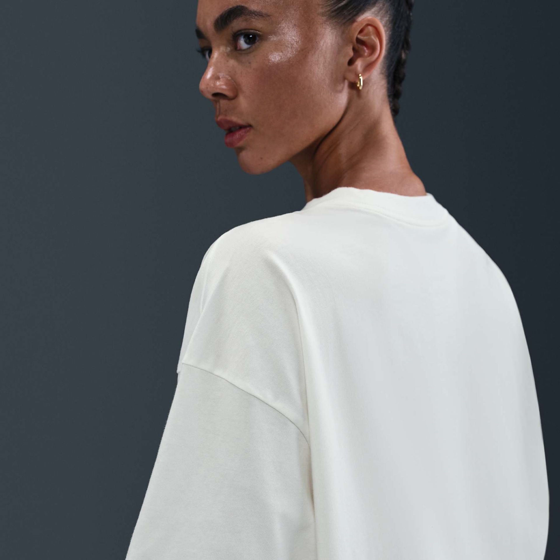 Camiseta Oversized Nike Sportswear Feminina - Foto 2