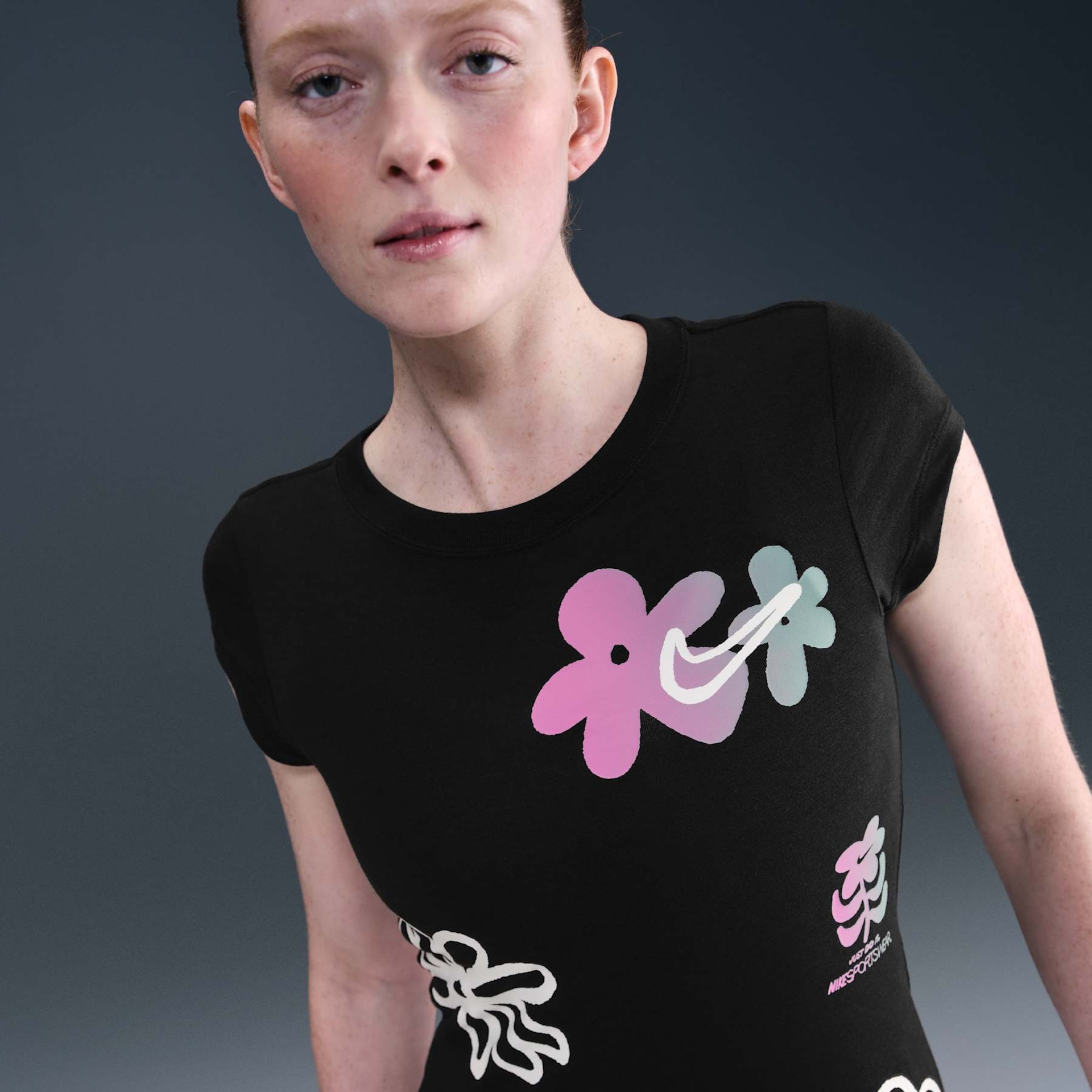 Imagem principal de Camiseta Nike Sportswear Baby Look Feminina