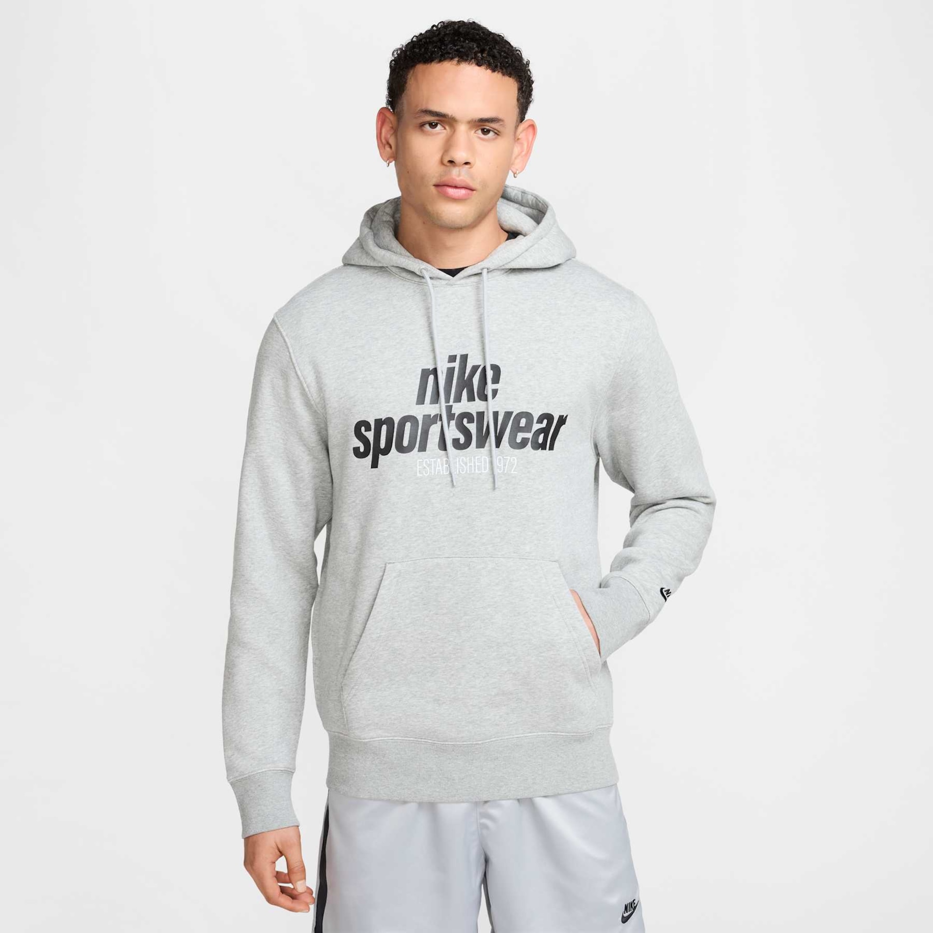 Blusão Nike Sportswear Club GFX Masculino - Foto 1