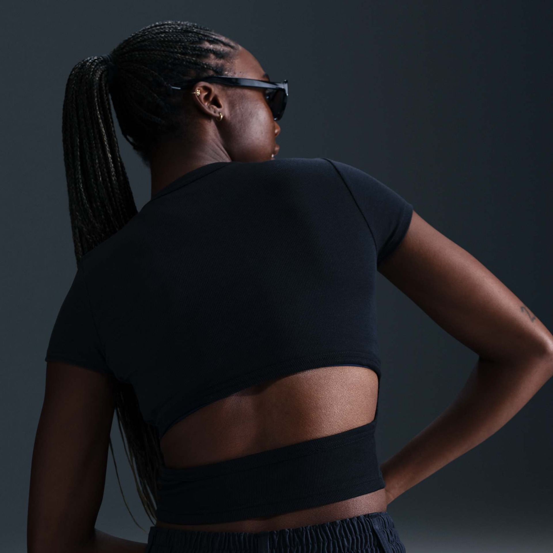 Camiseta Nike Sportswear Chill Knit Feminina - Foto 2