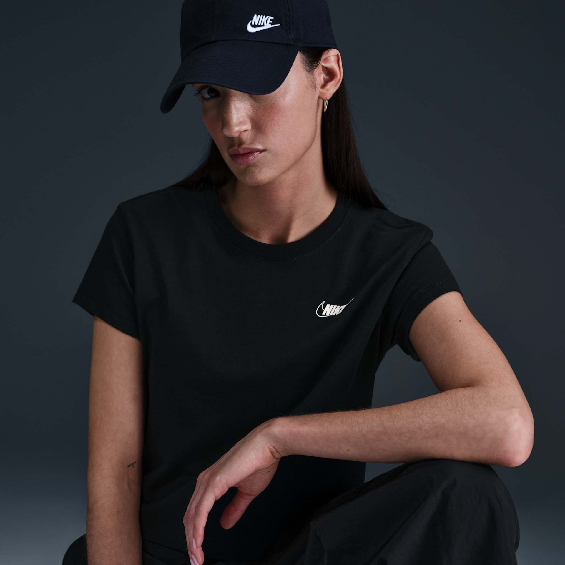 Camiseta Nike Sportswear Club Feminina - Foto 3