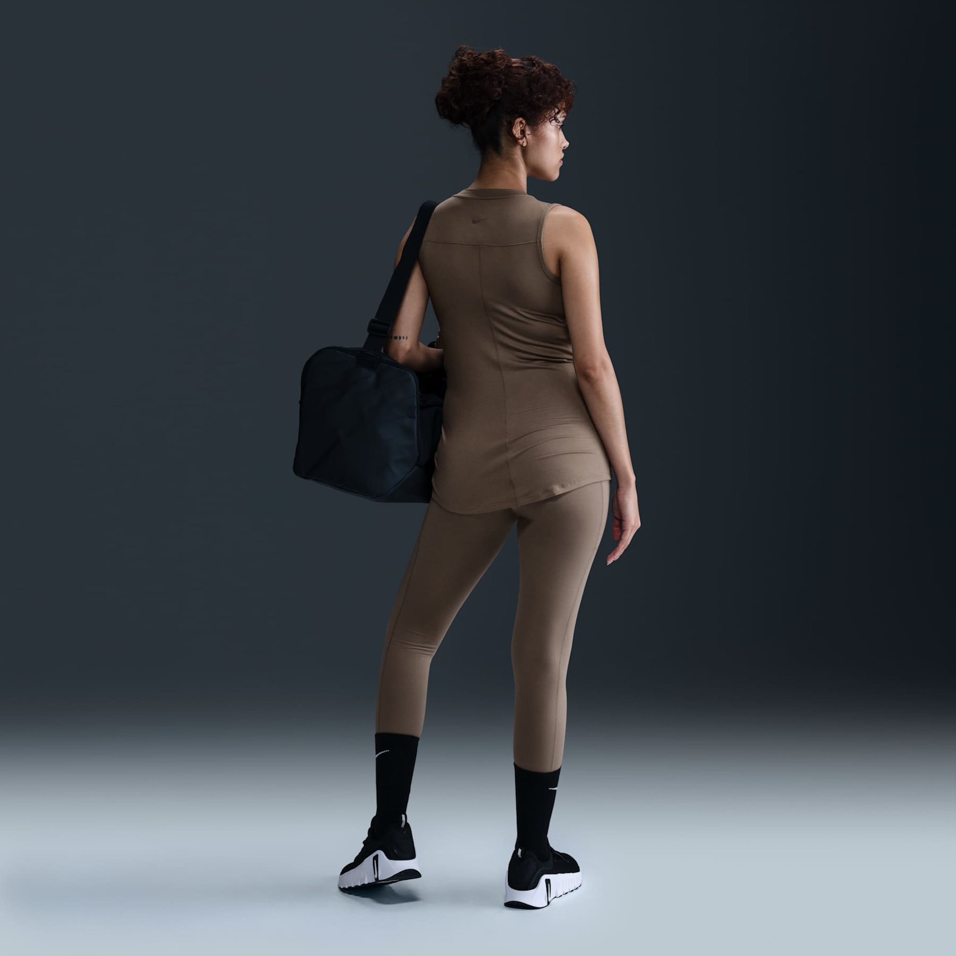 Regata Nike One Maternidade Feminina - Foto 5