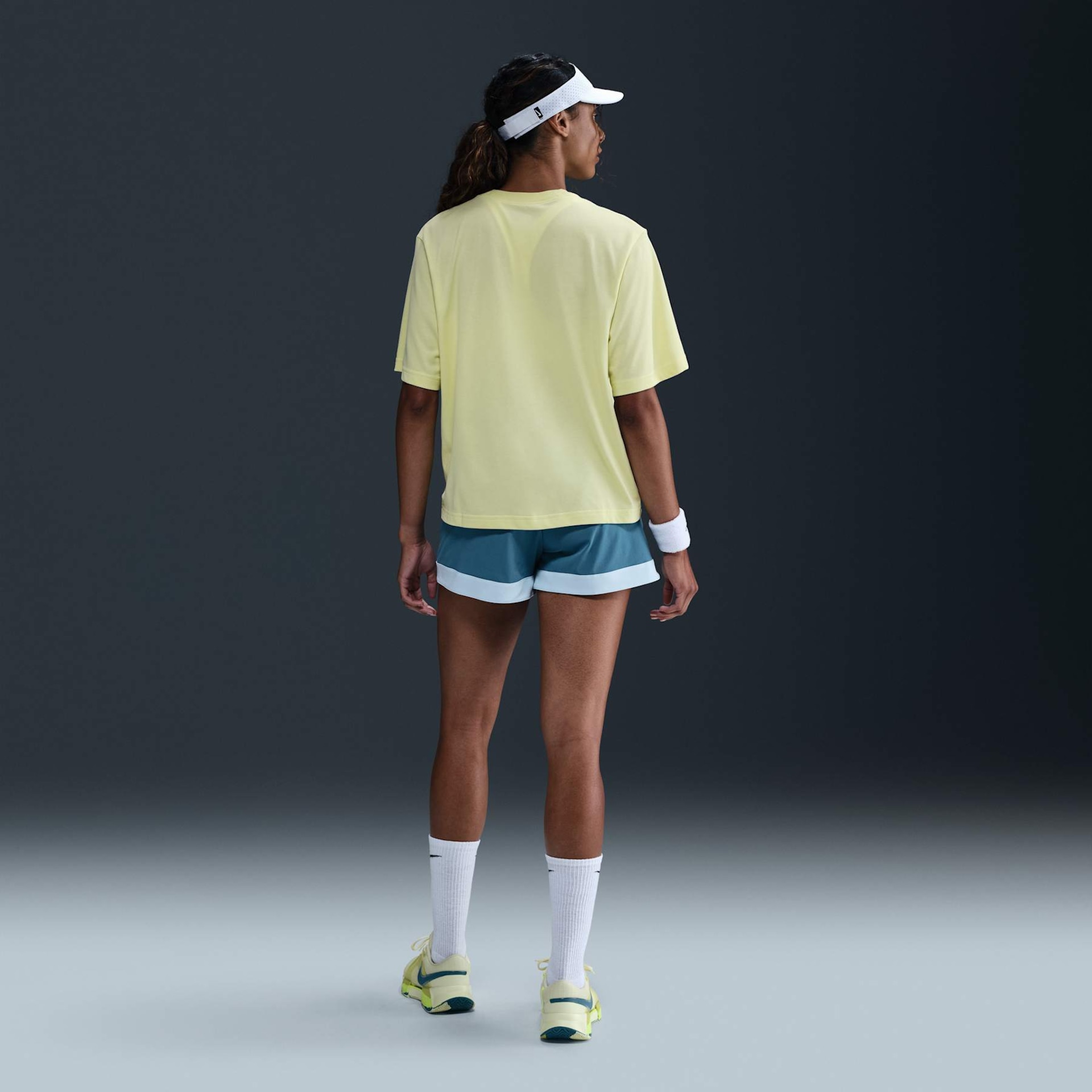 Camiseta Nike Slam Feminina - Foto 5