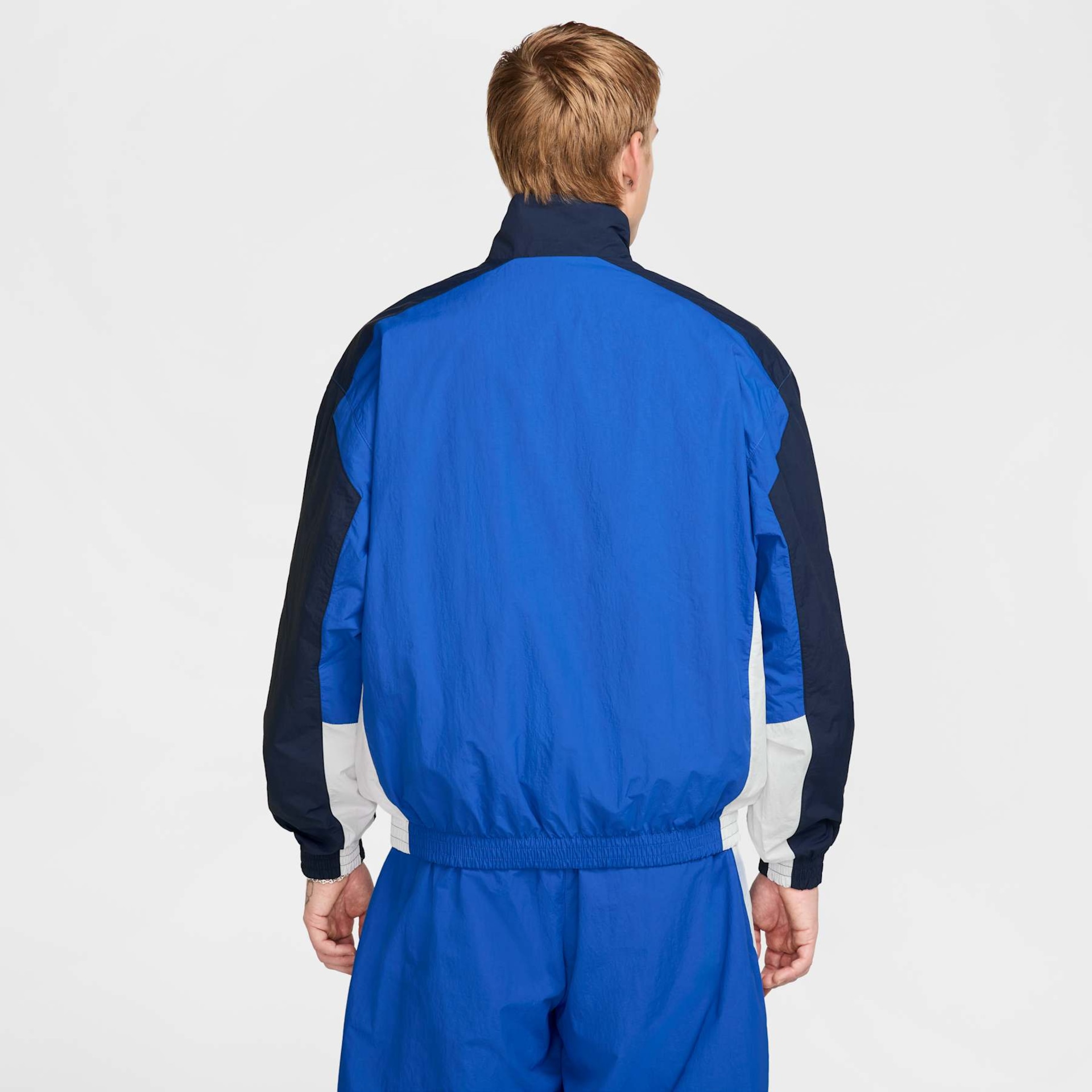 Jaqueta Nike Club Woven Masculina - Foto 2