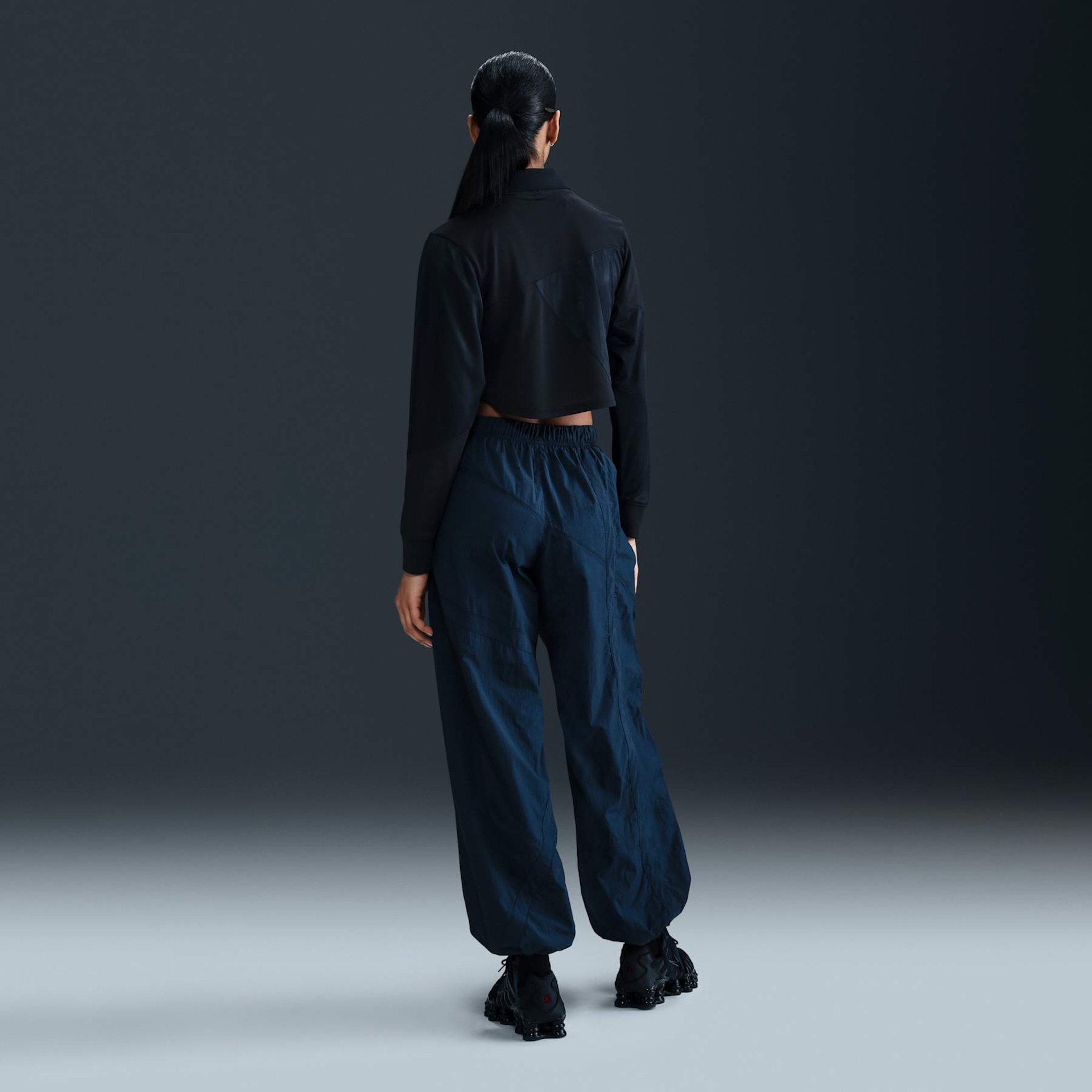 Calça Nike Sportswear Woven Feminina - Foto 4