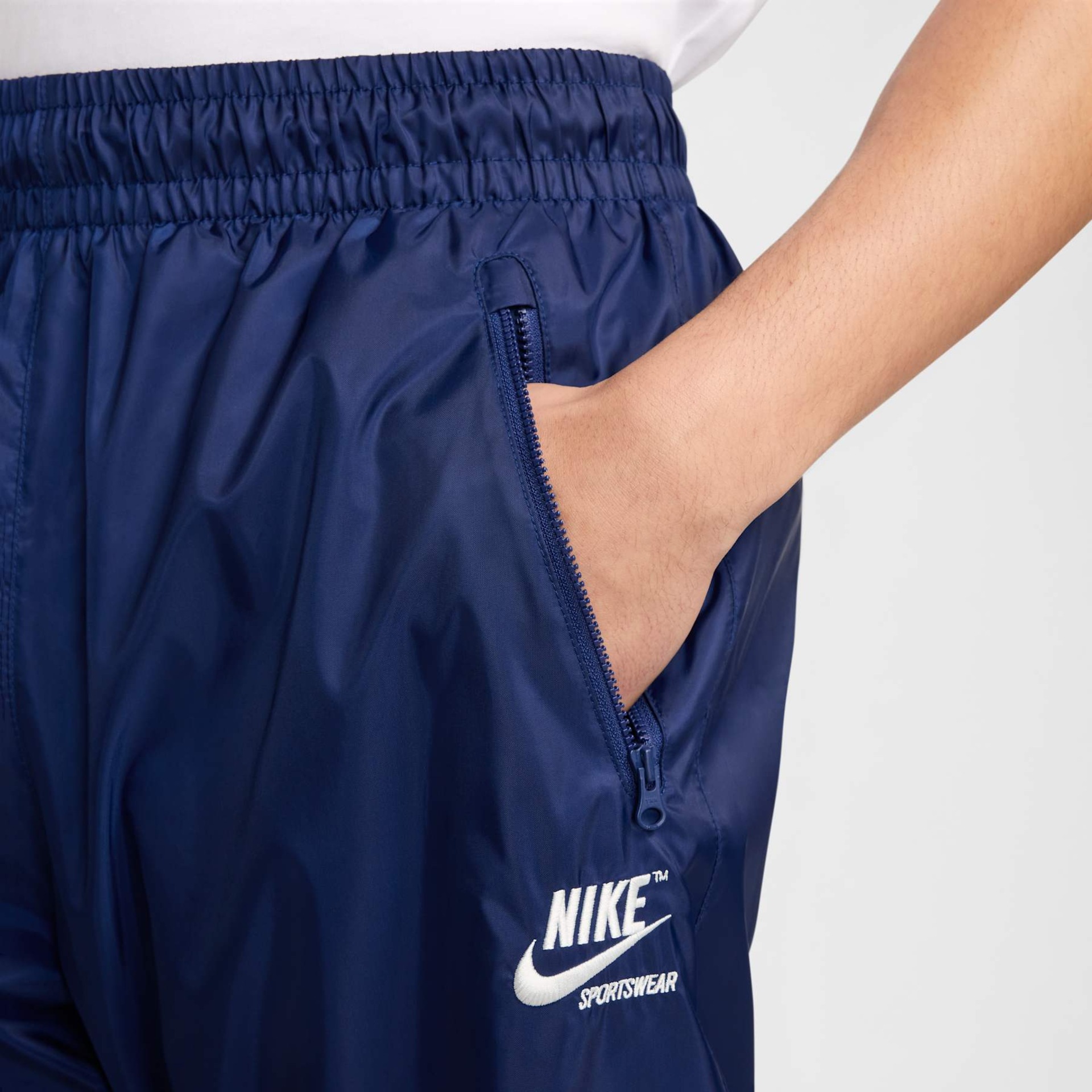 Calça Nike Windrunner Masculina - Foto 4