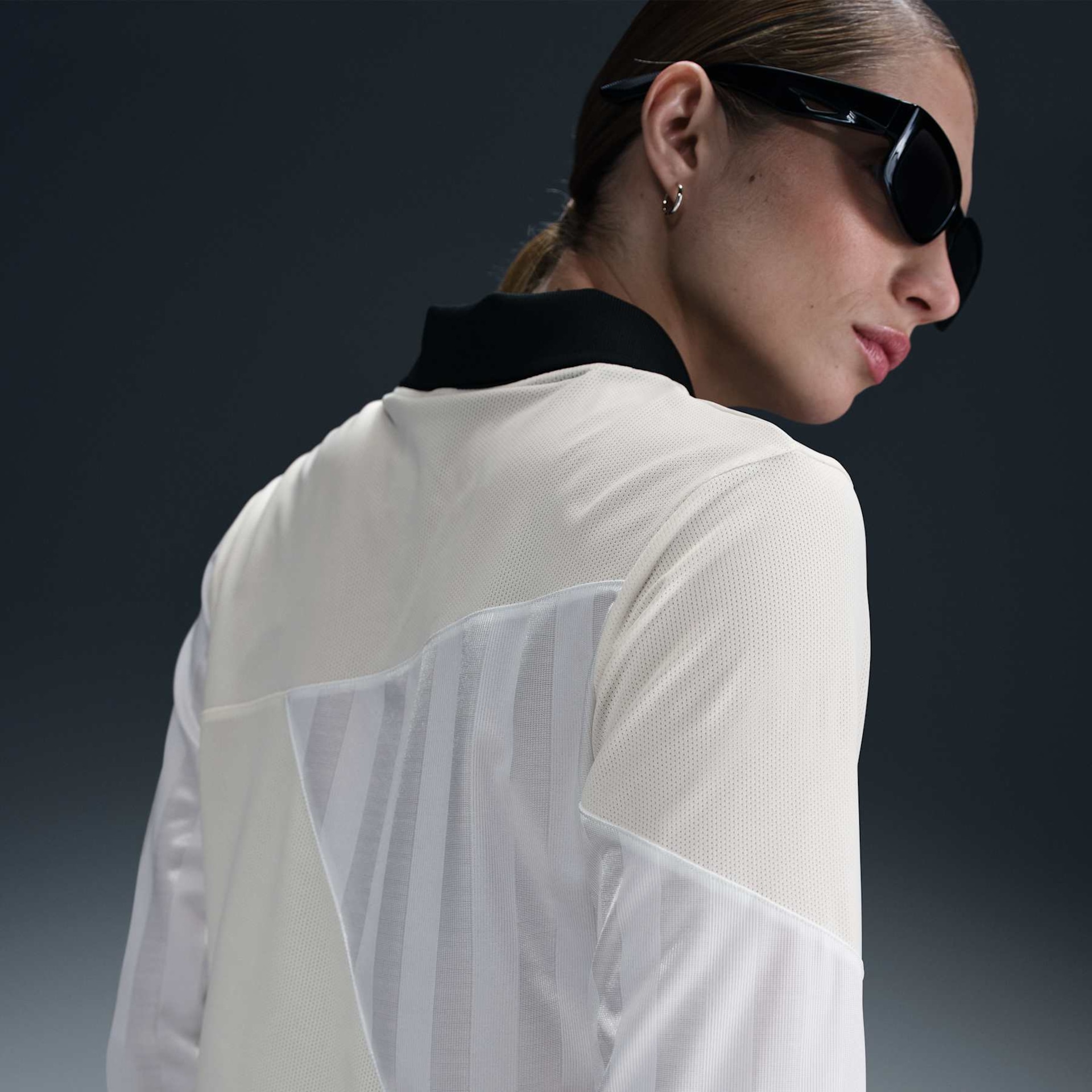 Camiseta Nike Sportswear Cropped Street Feminina - Foto 2