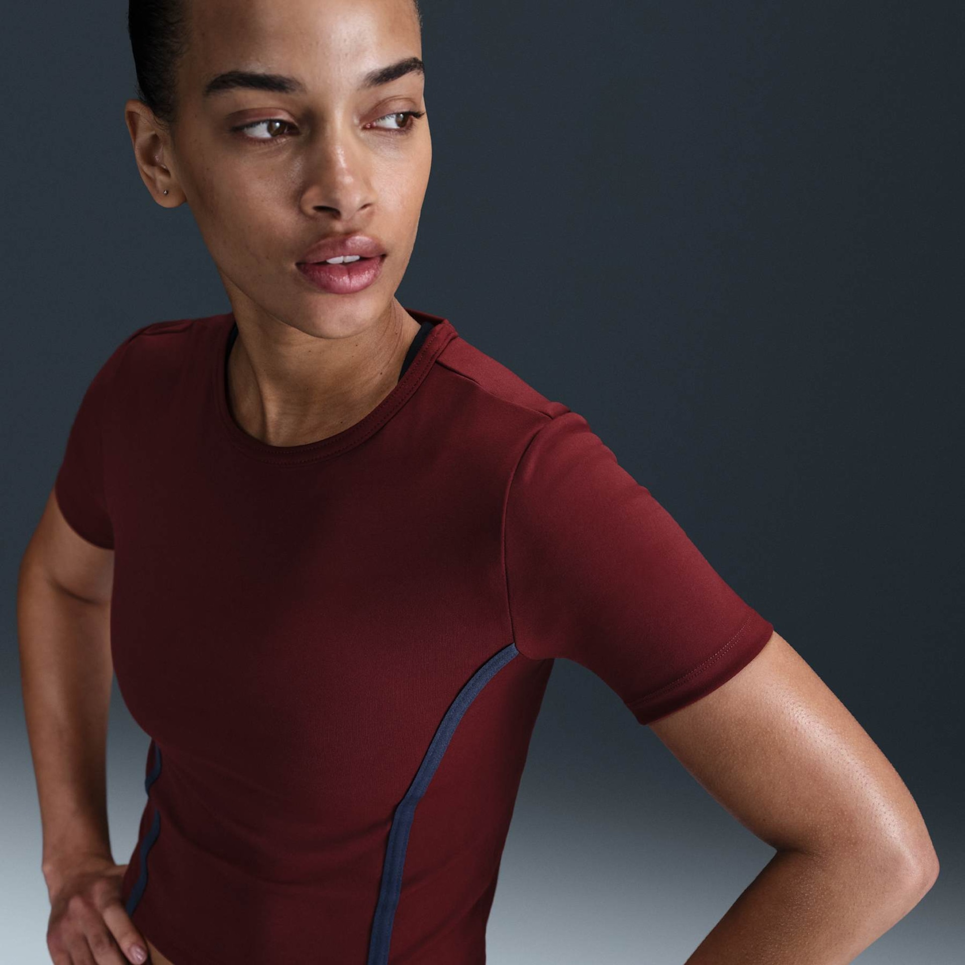 Camiseta Nike One Dri-FIT Fitted Feminina - Foto 1