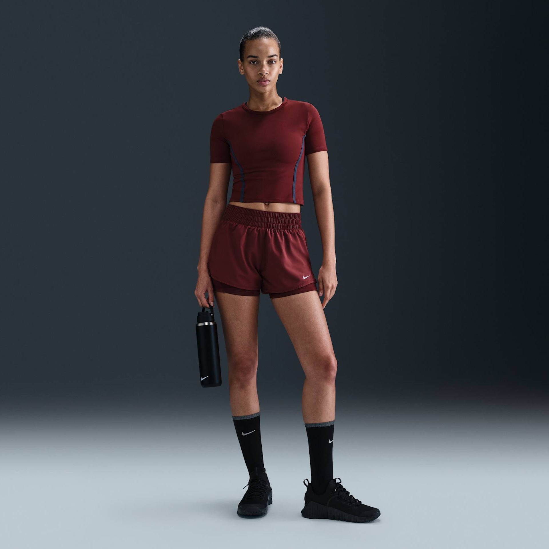 Camiseta Nike One Dri-FIT Fitted Feminina - Foto 4