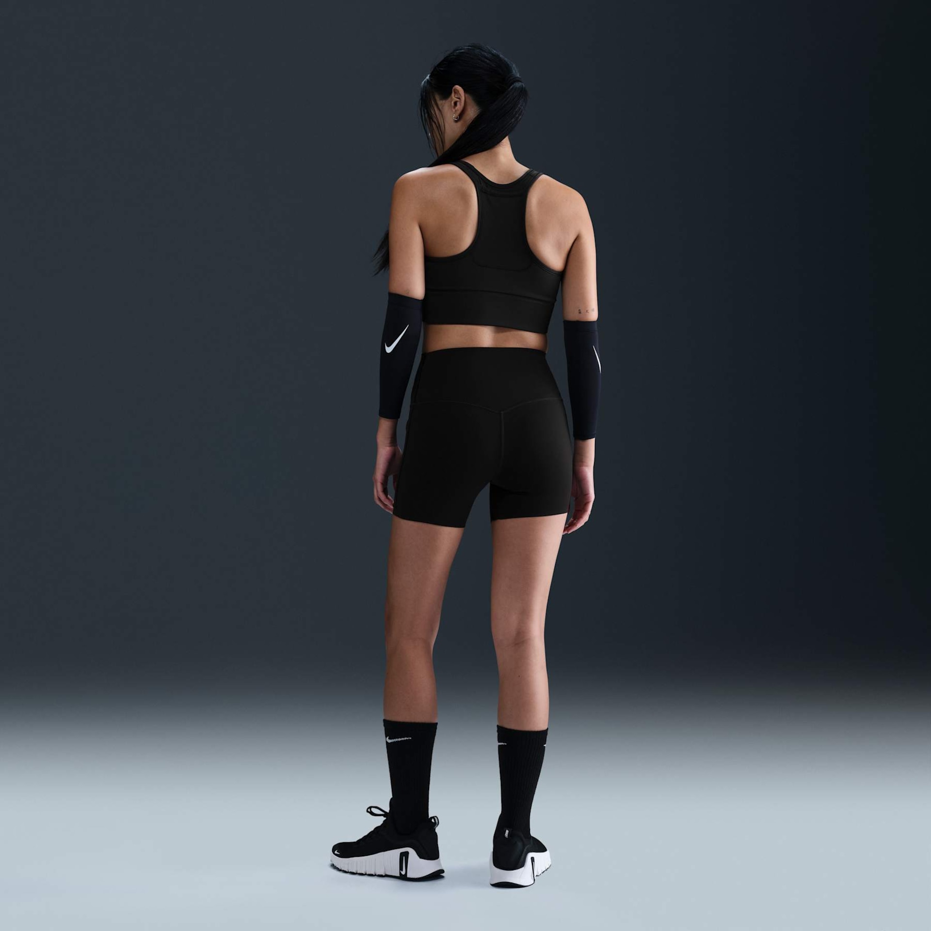 Top Nike Swoosh Feminino - Foto 5