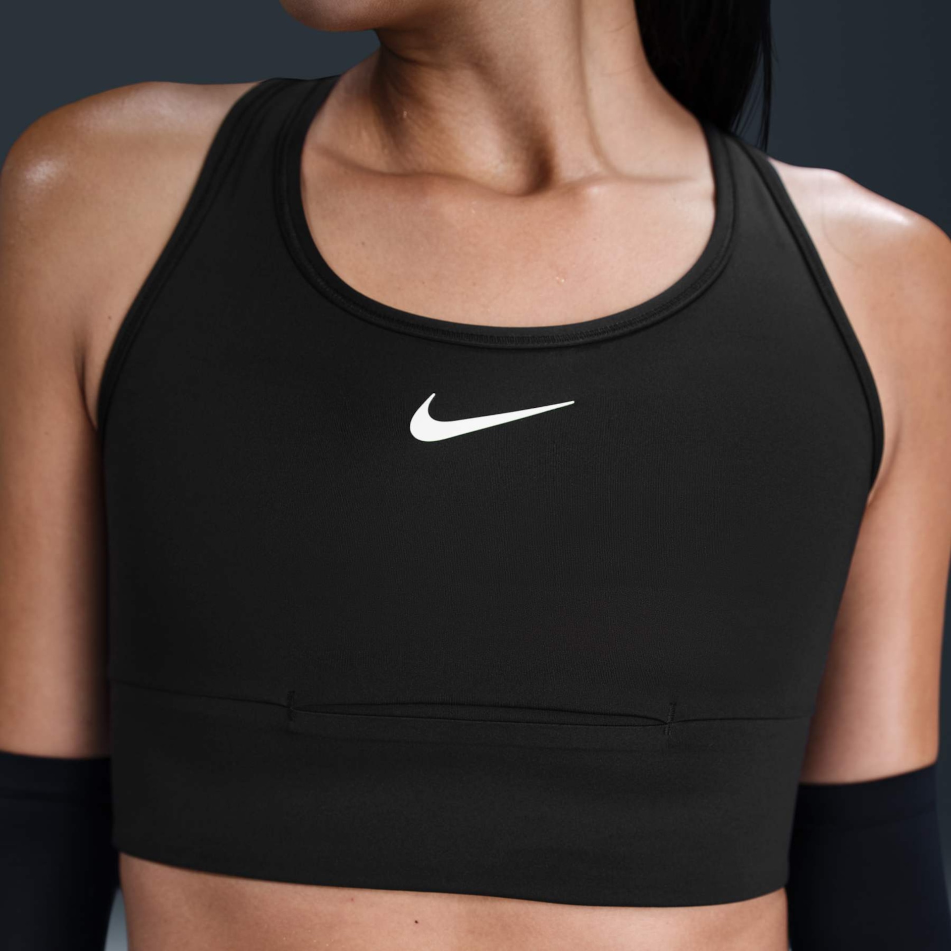 Top Nike Swoosh Feminino - Foto 6