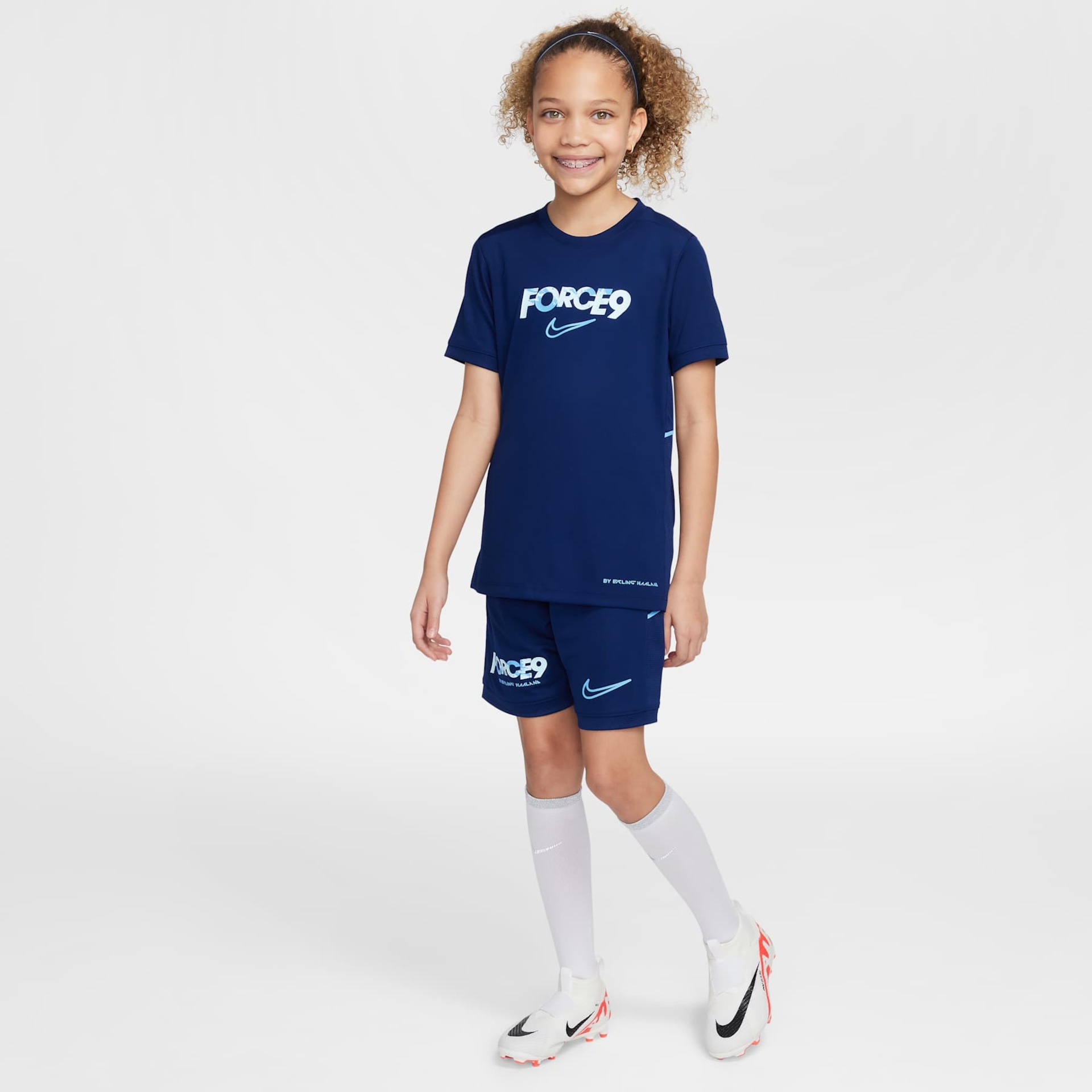 Camiseta Nike Dri-FIT Erling Haaland Academy Infantil - Foto 7