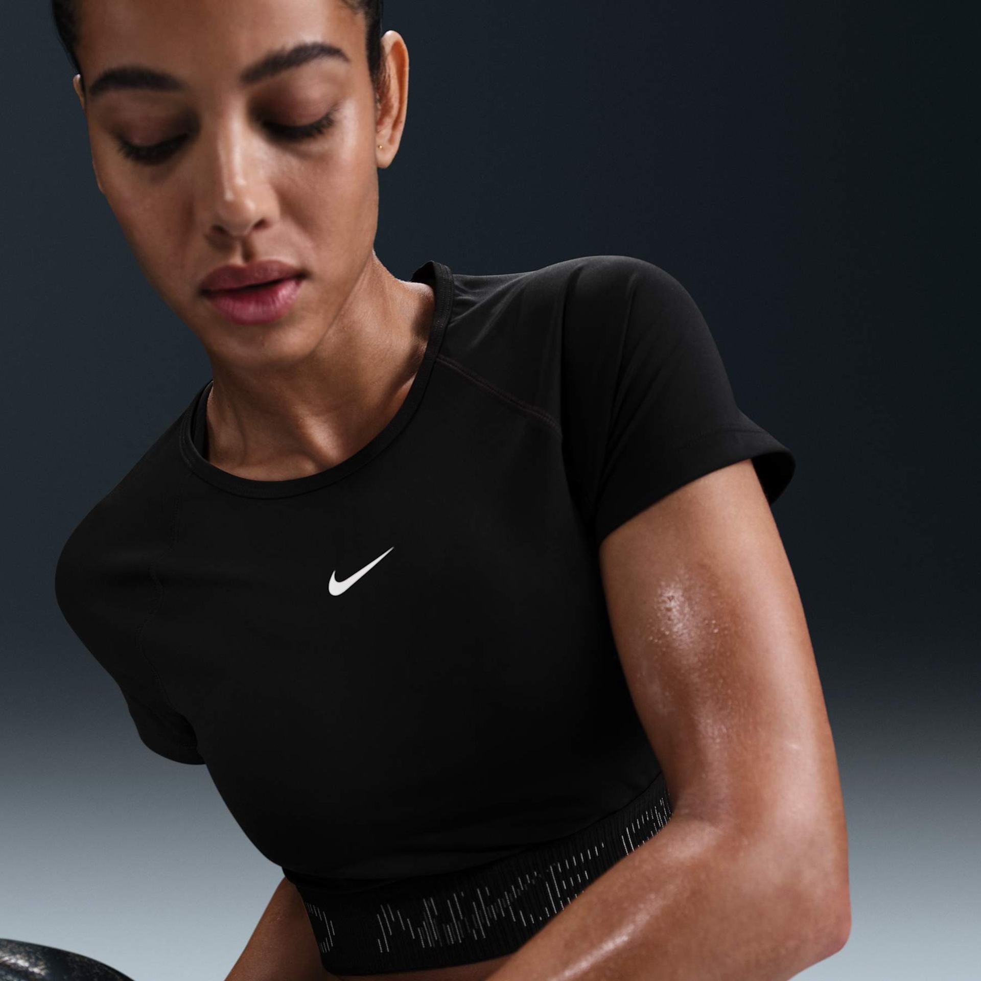 Camiseta Nike Pro Cropped Feminina - Foto 1