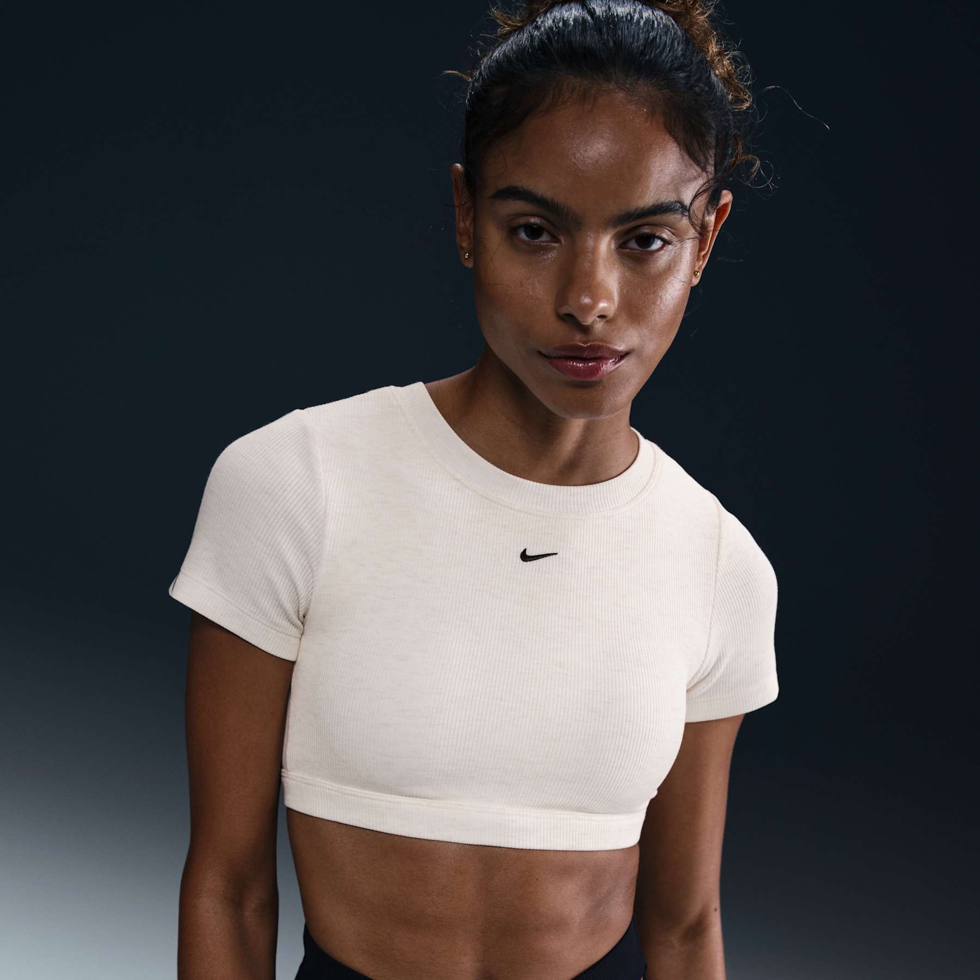 Top Nike Sportswear Classic Feminino - Foto 1