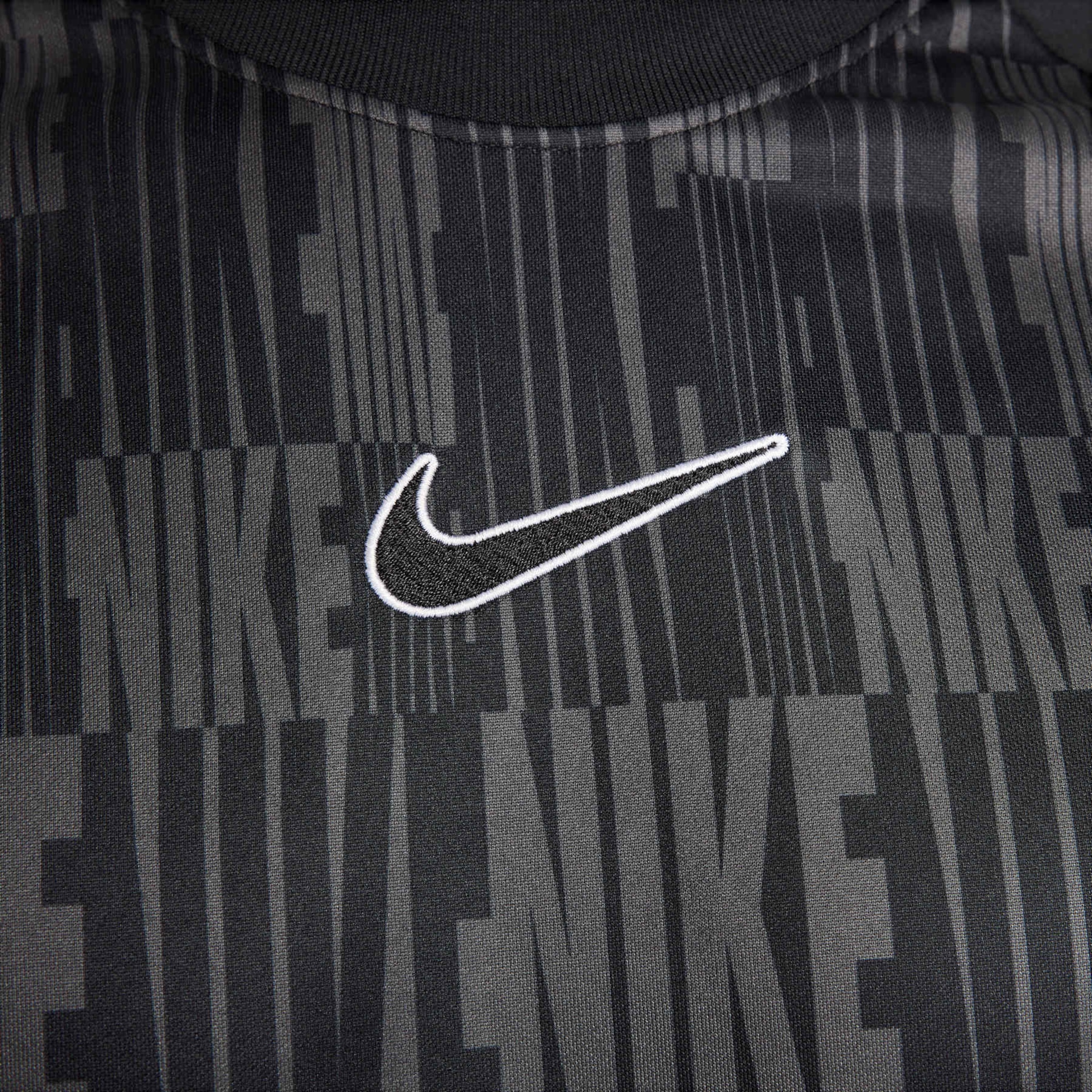 Camiseta Nike Dri-FIT Academy Pro Masculina - Foto 4