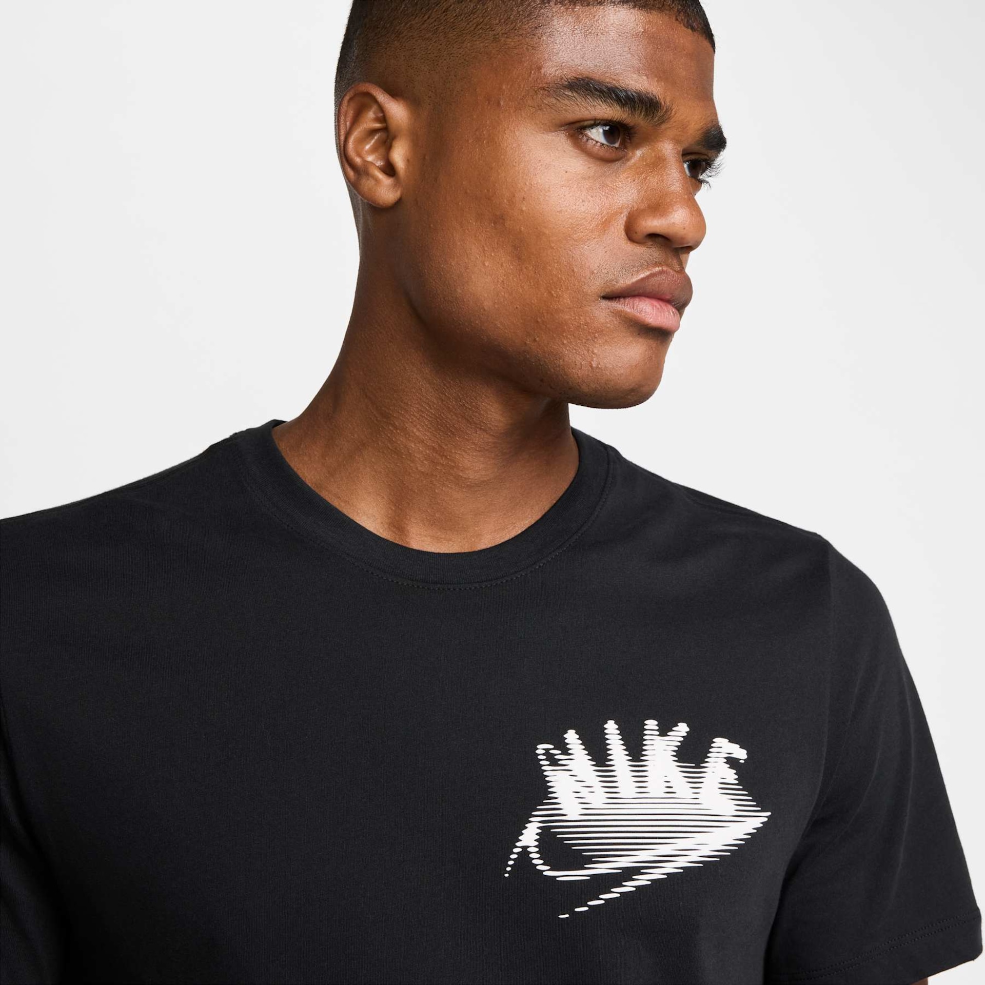 Camiseta Nike Dri-FIT Fitness Masculina - Foto 3