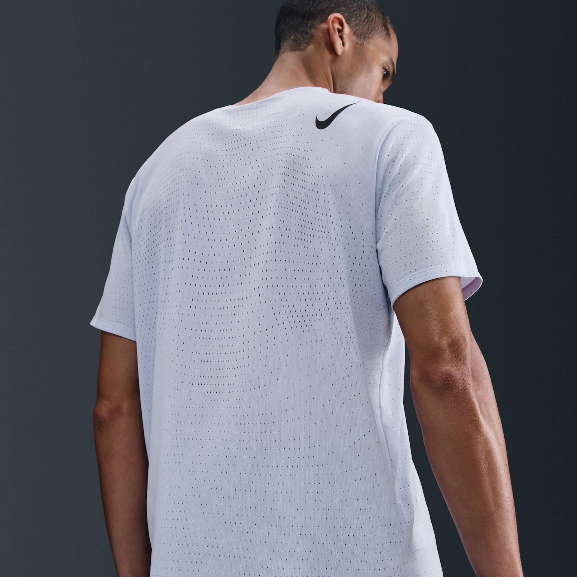 Camiseta Nike Dri-FIT ADV AeroSwift Masculina - Foto 2