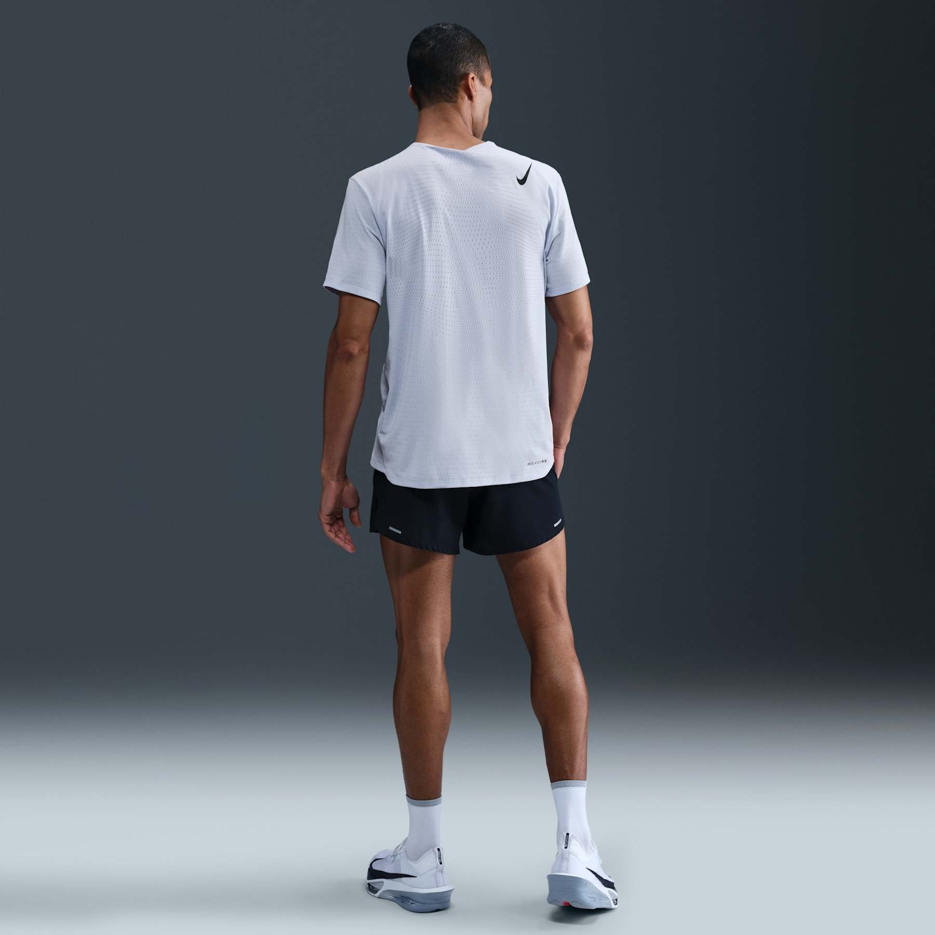 Camiseta Nike Dri-FIT ADV AeroSwift Masculina - Foto 5