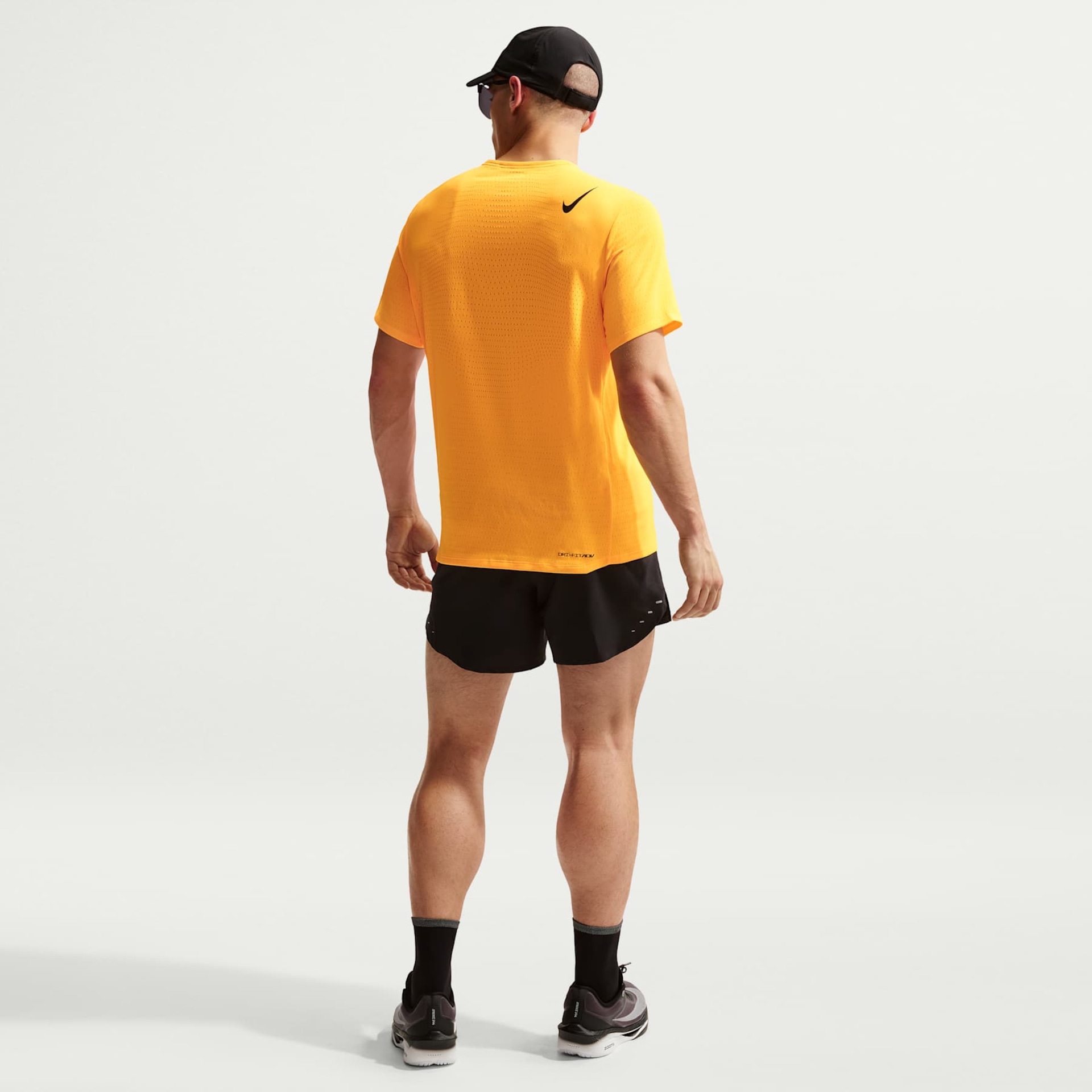 Camiseta Nike Dri-FIT ADV AeroSwift Masculina - Foto 5