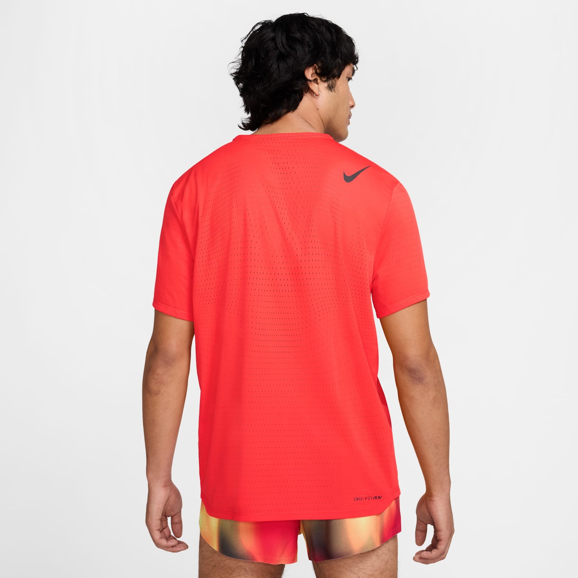 Camiseta Nike Dri-FIT ADV AeroSwift Masculina - Foto 2