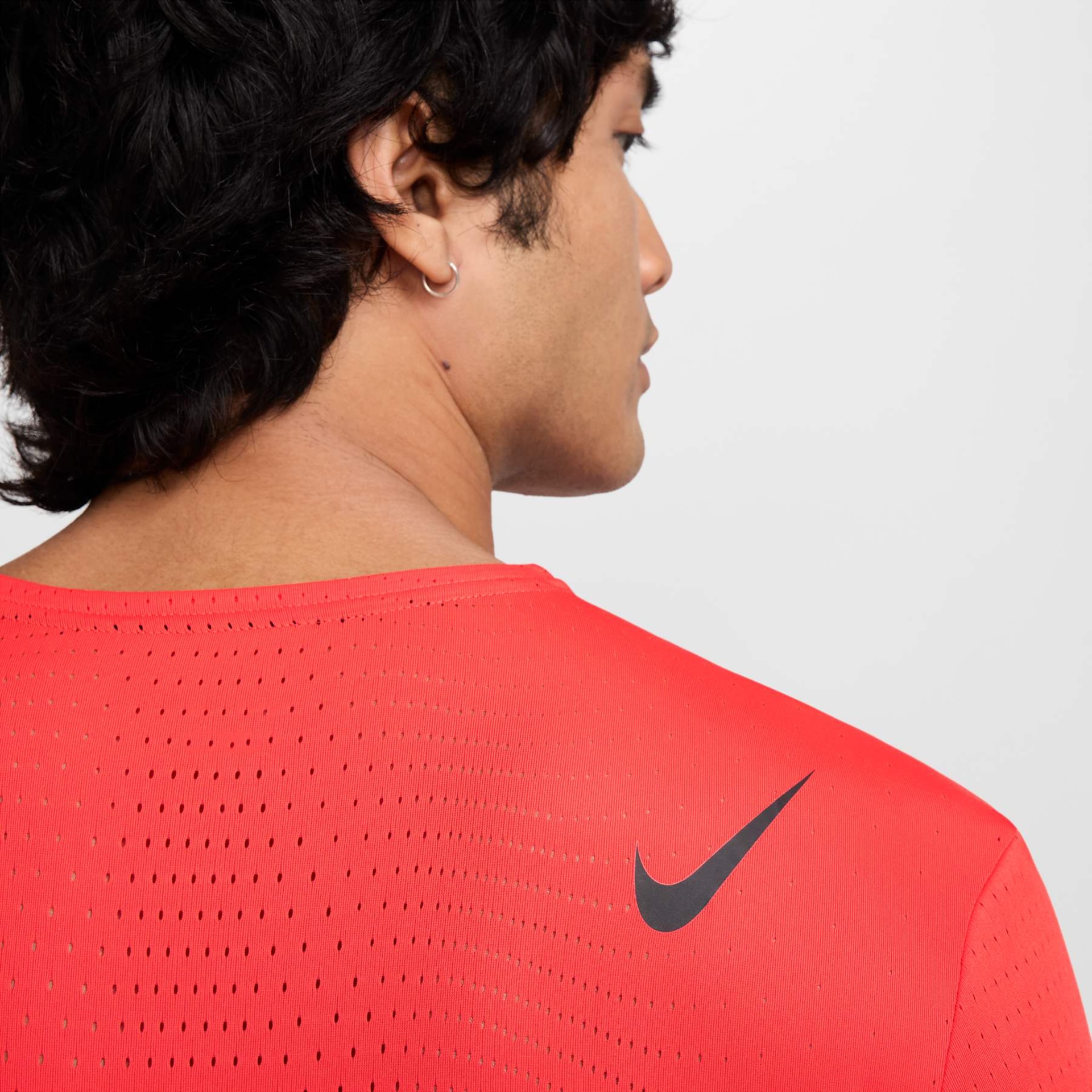 Camiseta Nike Dri-FIT ADV AeroSwift Masculina - Foto 4