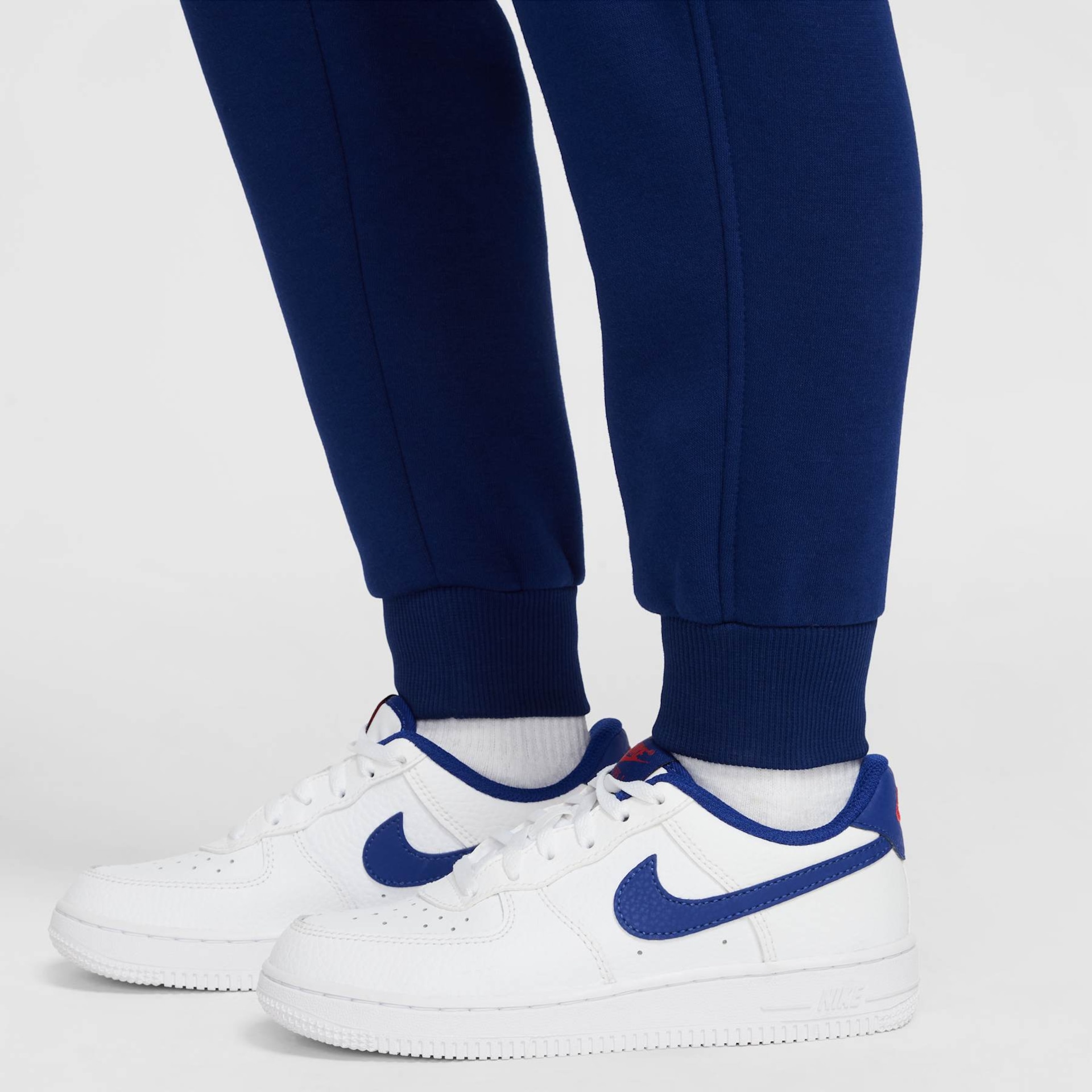 Calça Nike Club Erling Haaland Fleece Infantil - Foto 6