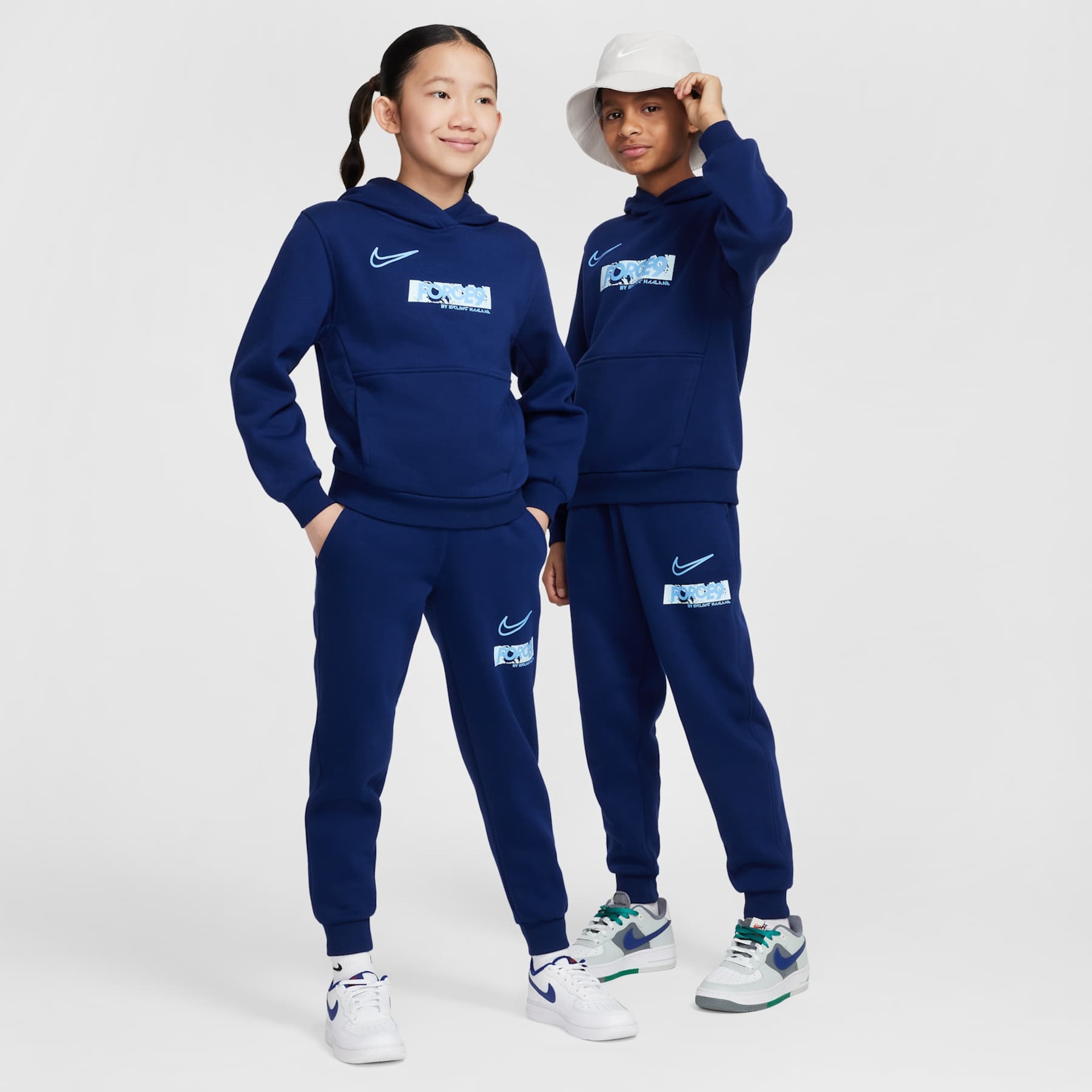 Calça Nike Club Erling Haaland Fleece Infantil - Foto 7