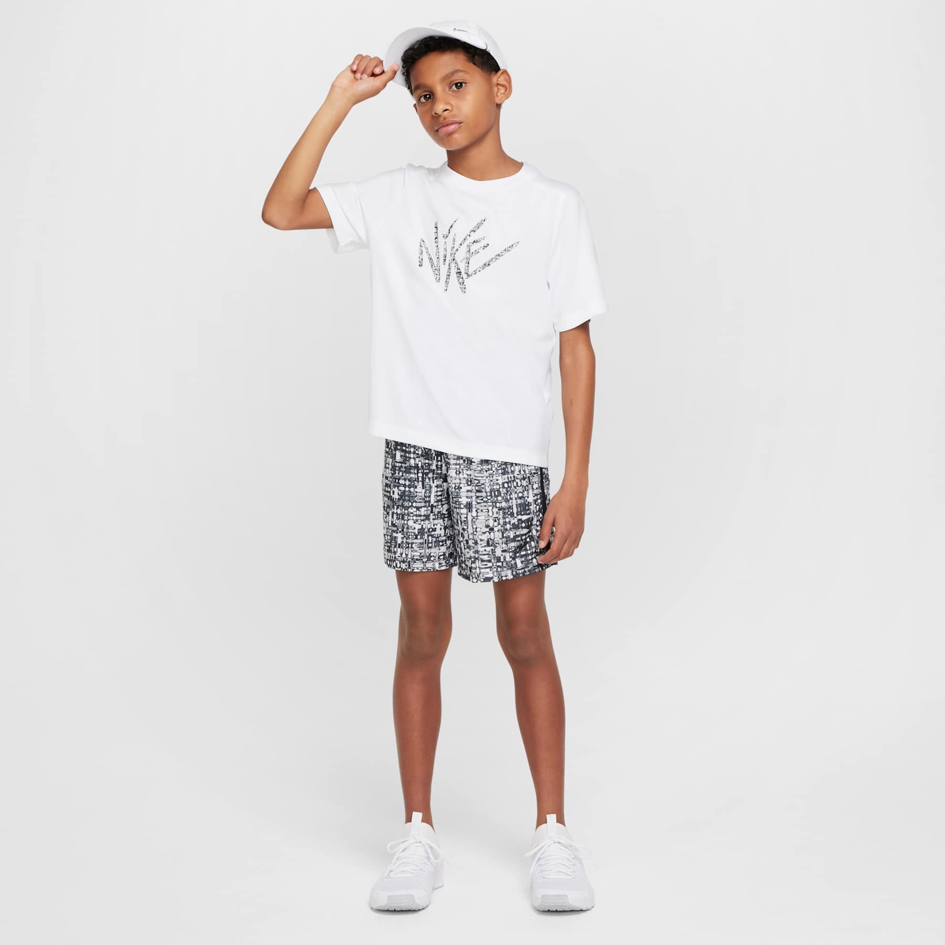 Shorts Nike Dri-FIT Multi Woven Infantil - Foto 7