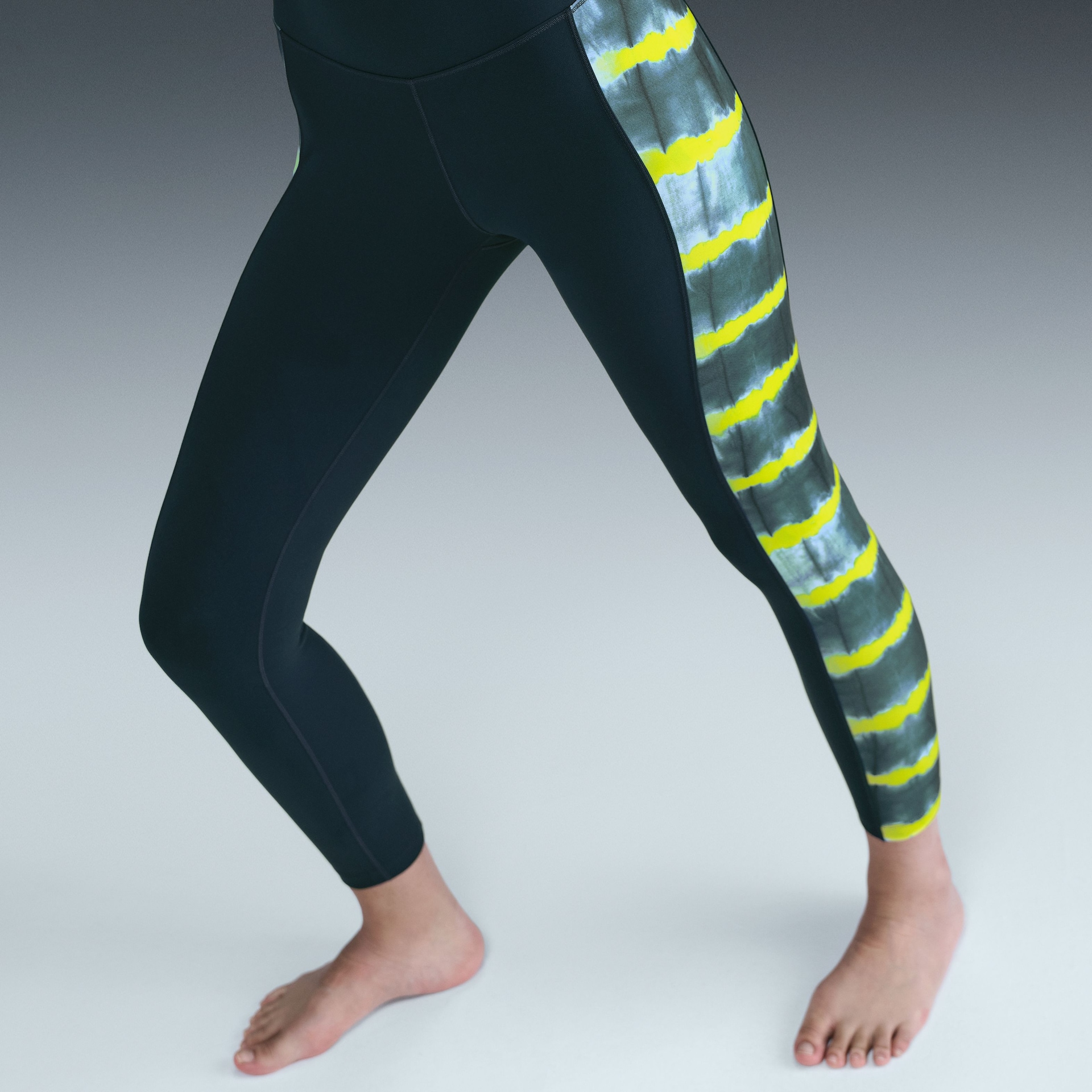 Calça Nike Dri-FIT HR Feminina - Foto 9