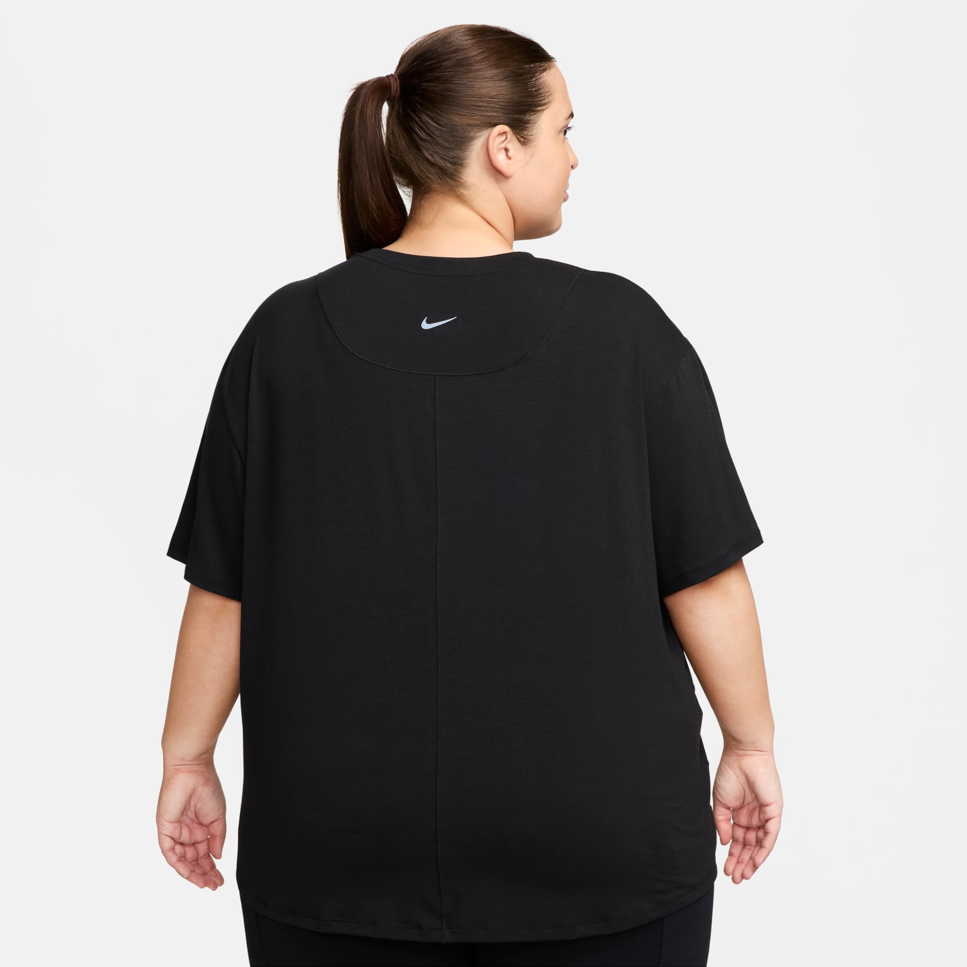 Camiseta Nike Dri-FIT One Feminina - Foto 2