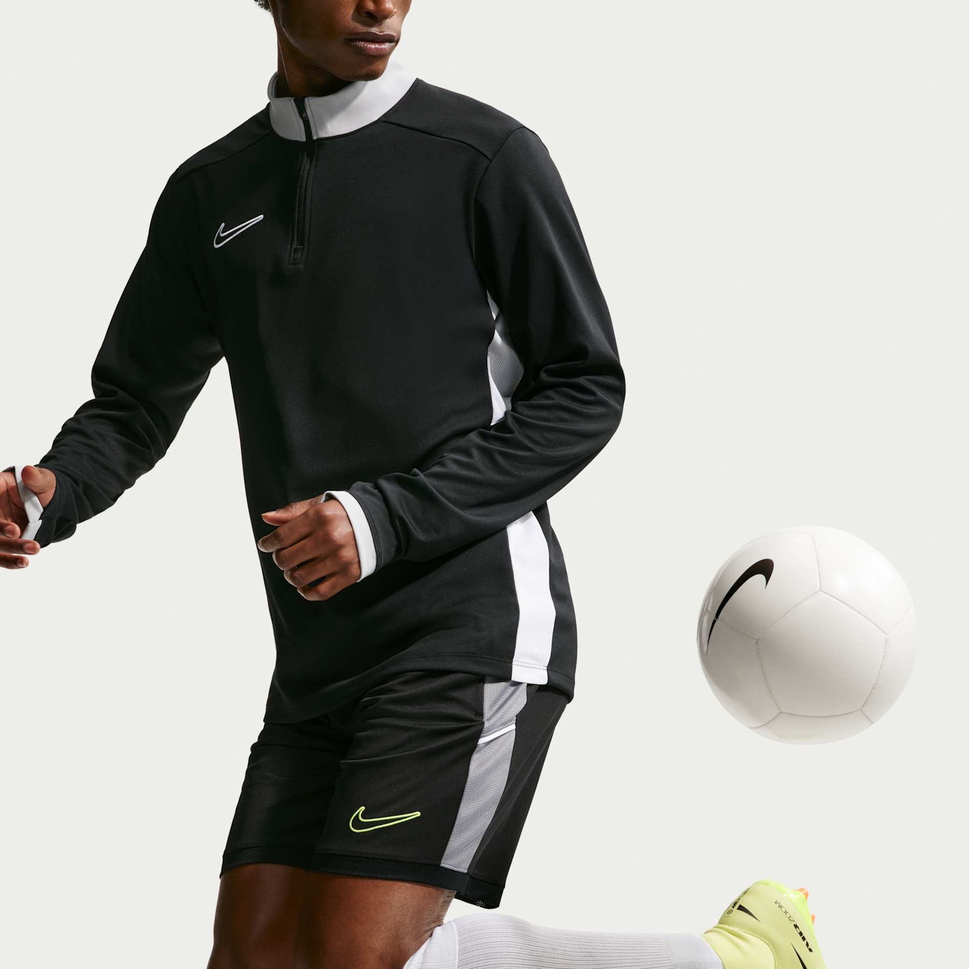 Camiseta Dri-FIT Nike Manga Longa Academy Masculina - Foto 3