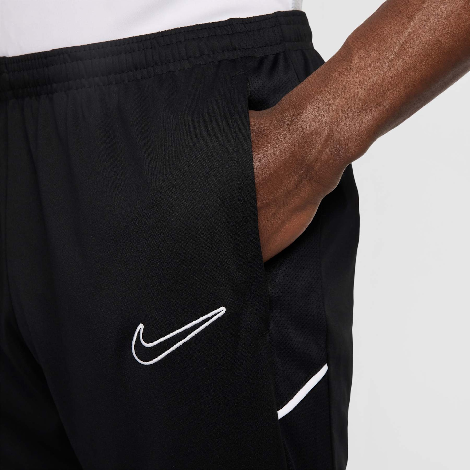 Calça Dri-FIT Nike Academy Masculina - Foto 4