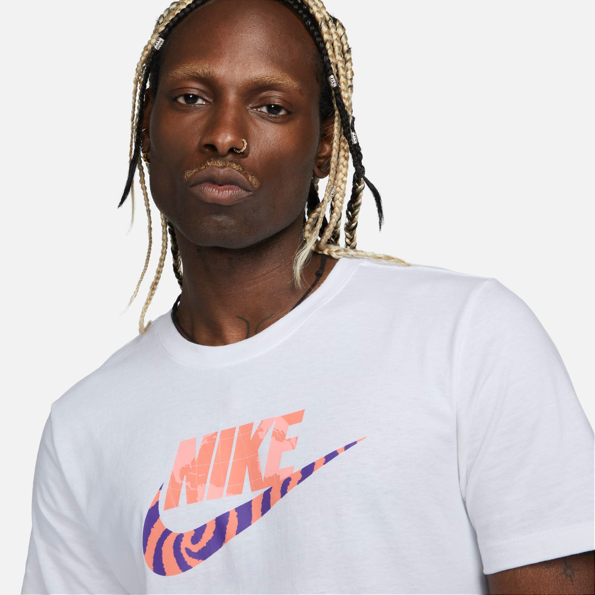 Camiseta Nike Sportswear Masculina - Foto 3