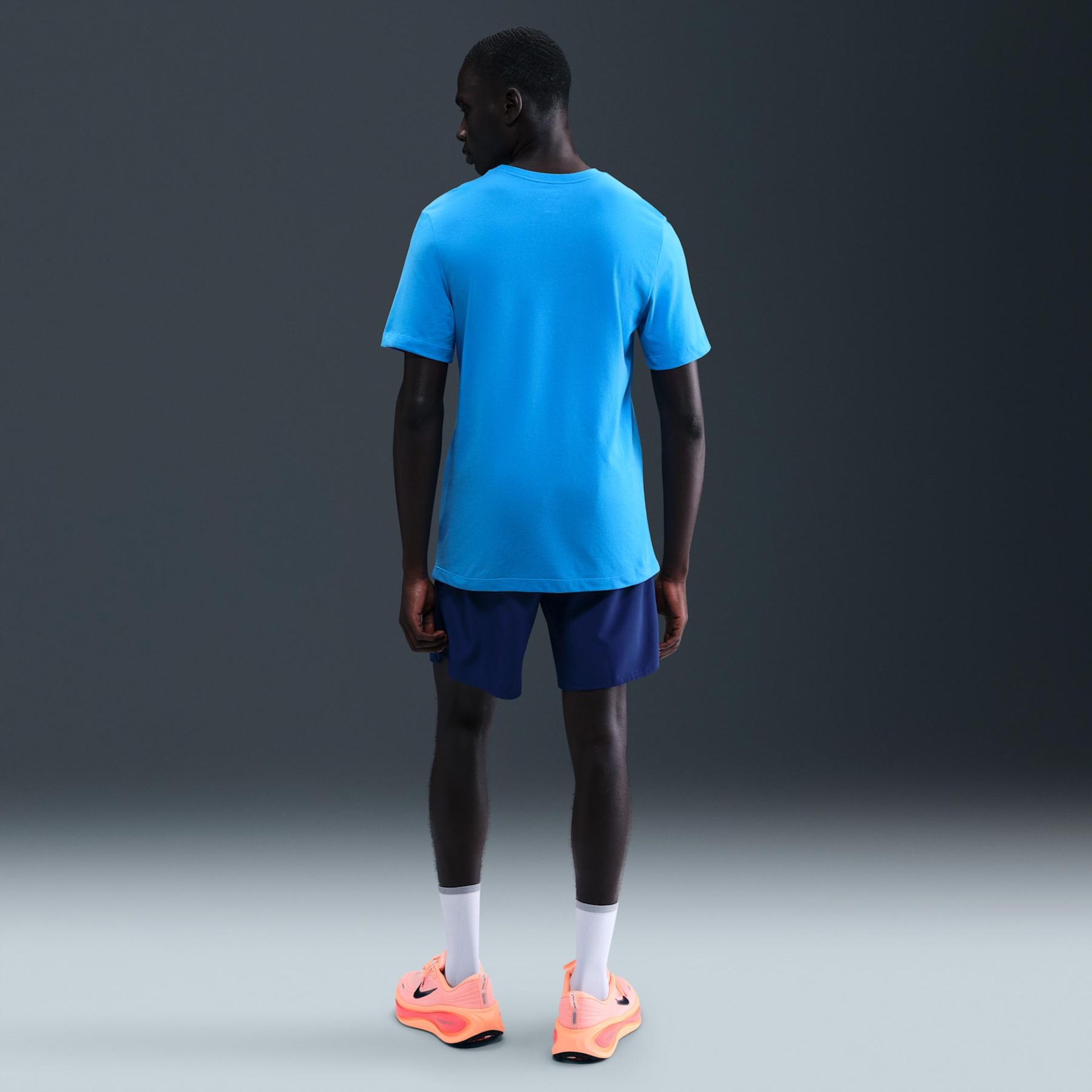 Camiseta Dri-FIT Nike Run Swoosh Masculina - Foto 5