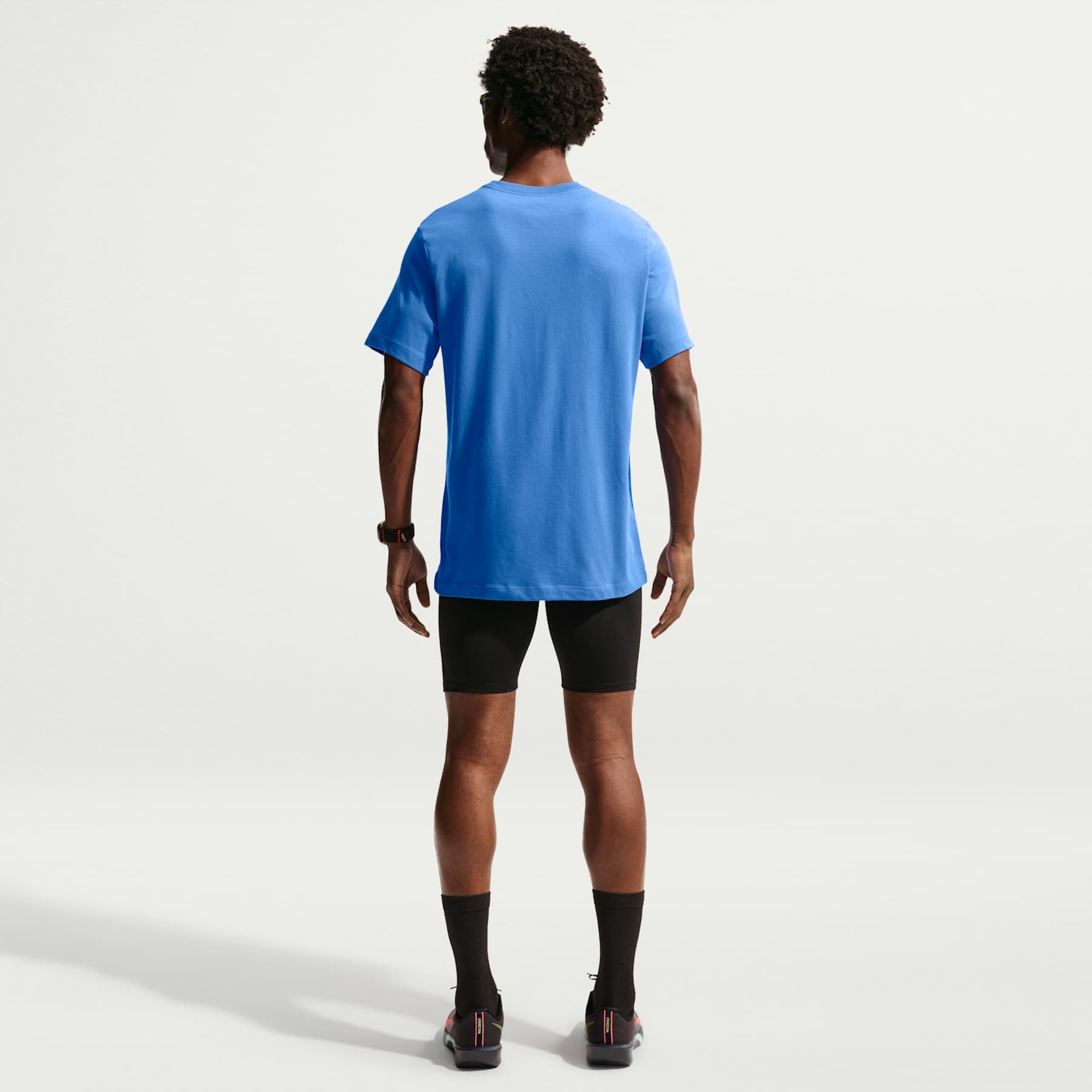 Camiseta Dri-FIT Nike Run Swoosh Masculina - Foto 5
