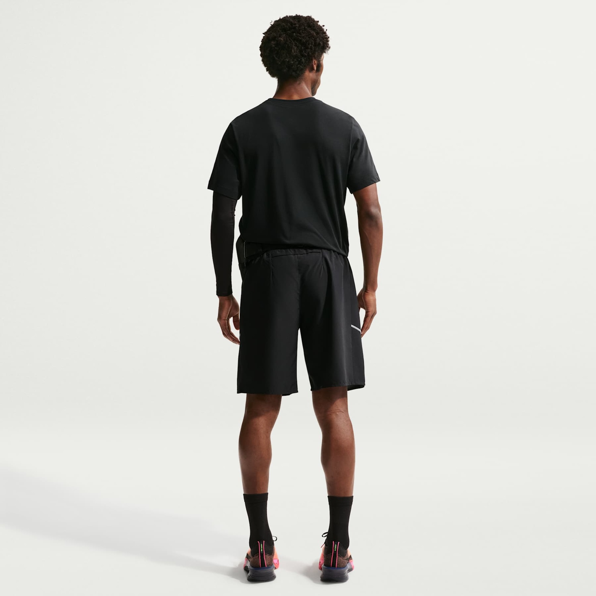 Camiseta Dri-FIT Nike Run Swoosh Masculina - Foto 5