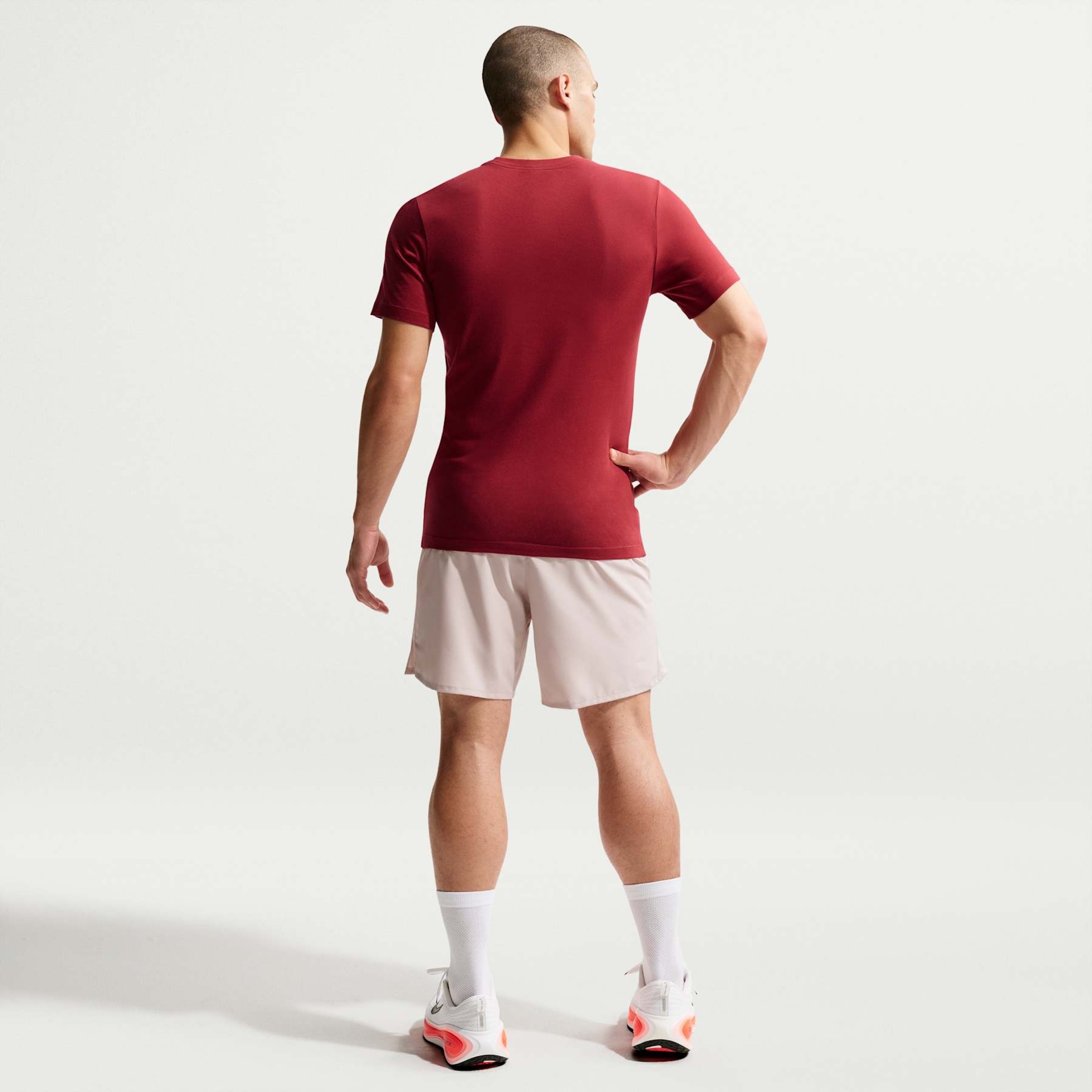 Camiseta Dri-FIT Nike Run Swoosh Masculina - Foto 5